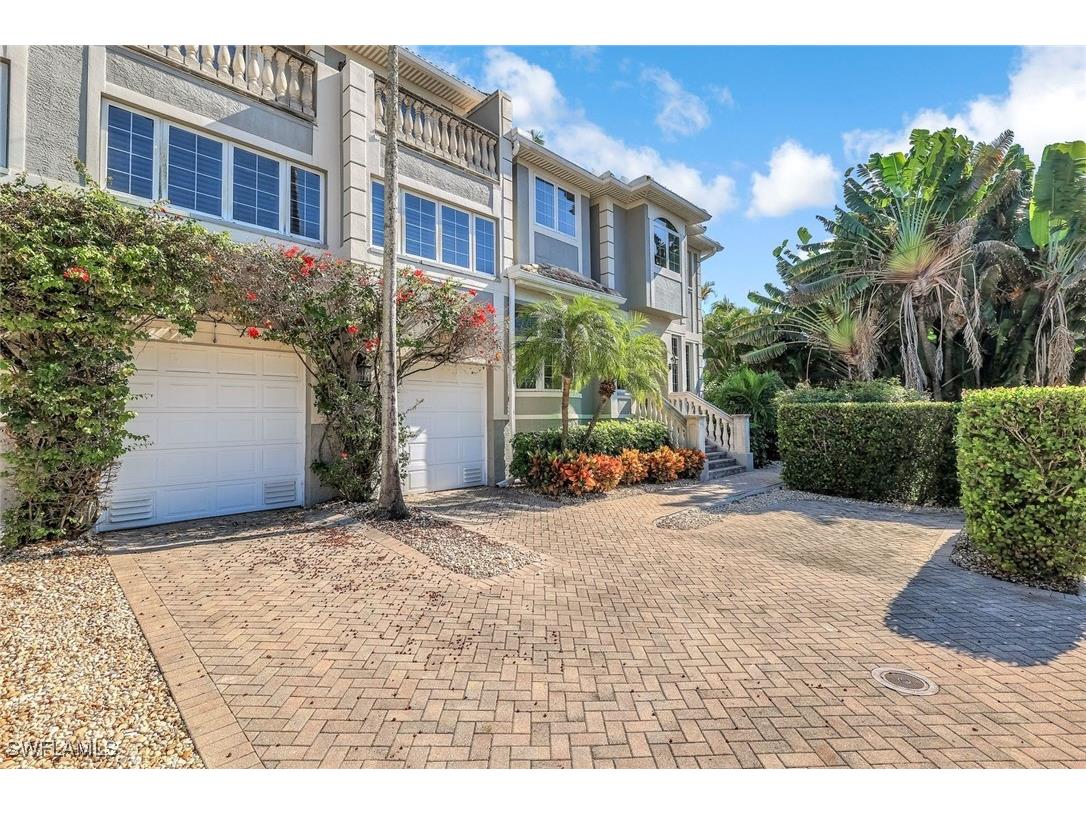 993 8th Street S #2 Naples FL 34102 225082175 image1