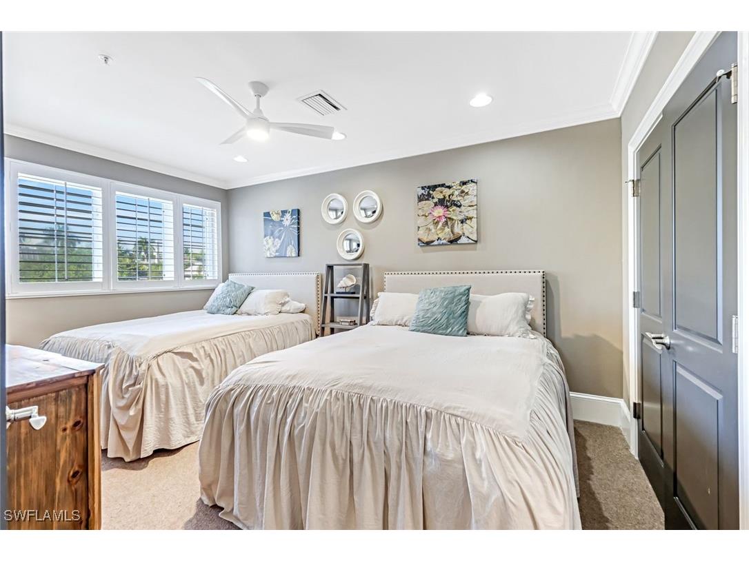 993 8th Street S #2 Naples FL 34102 225082175 image16