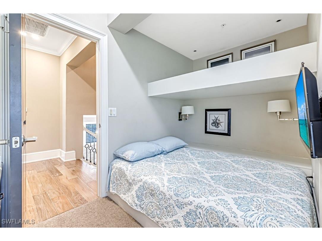 993 8th Street S #2 Naples FL 34102 225082175 image19