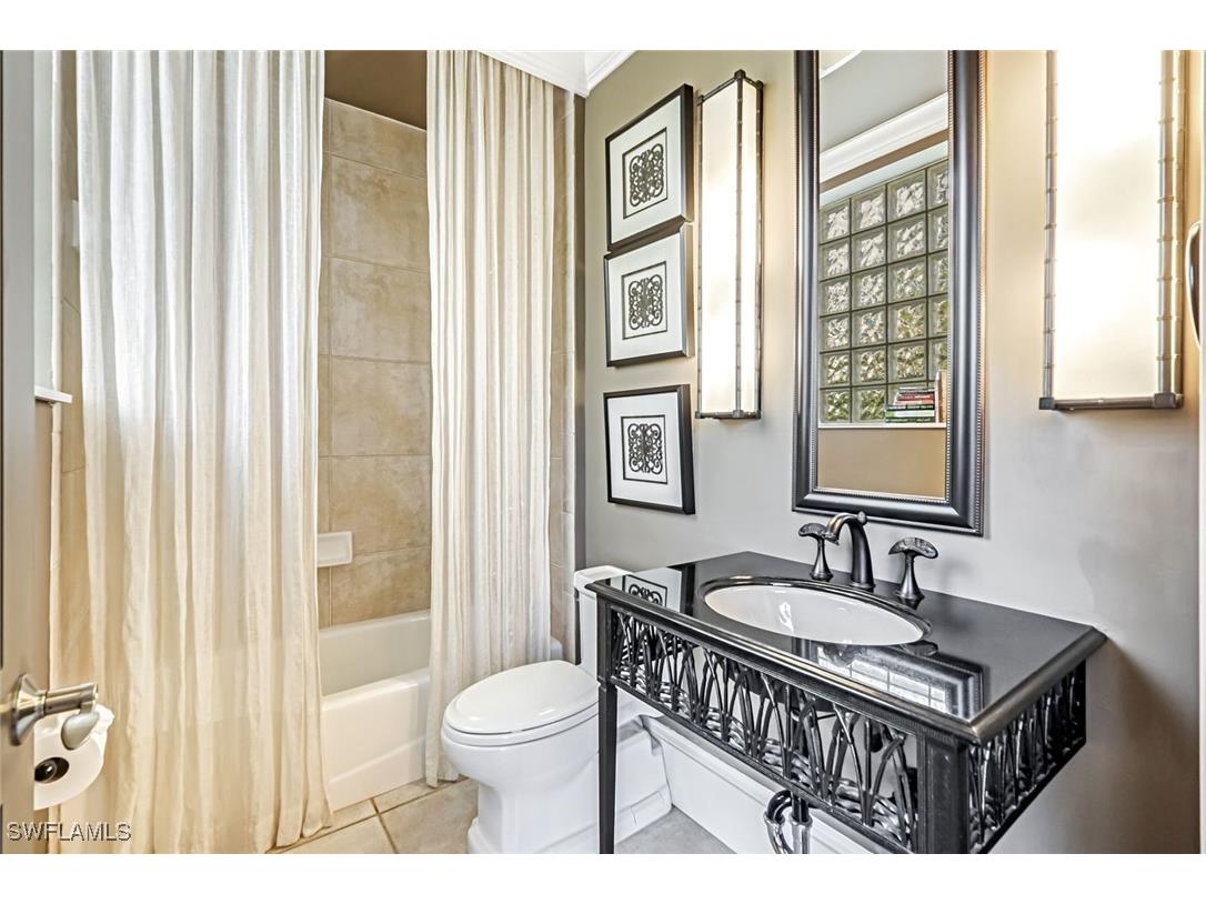 993 8th Street S #2 Naples FL 34102 225082175 image22