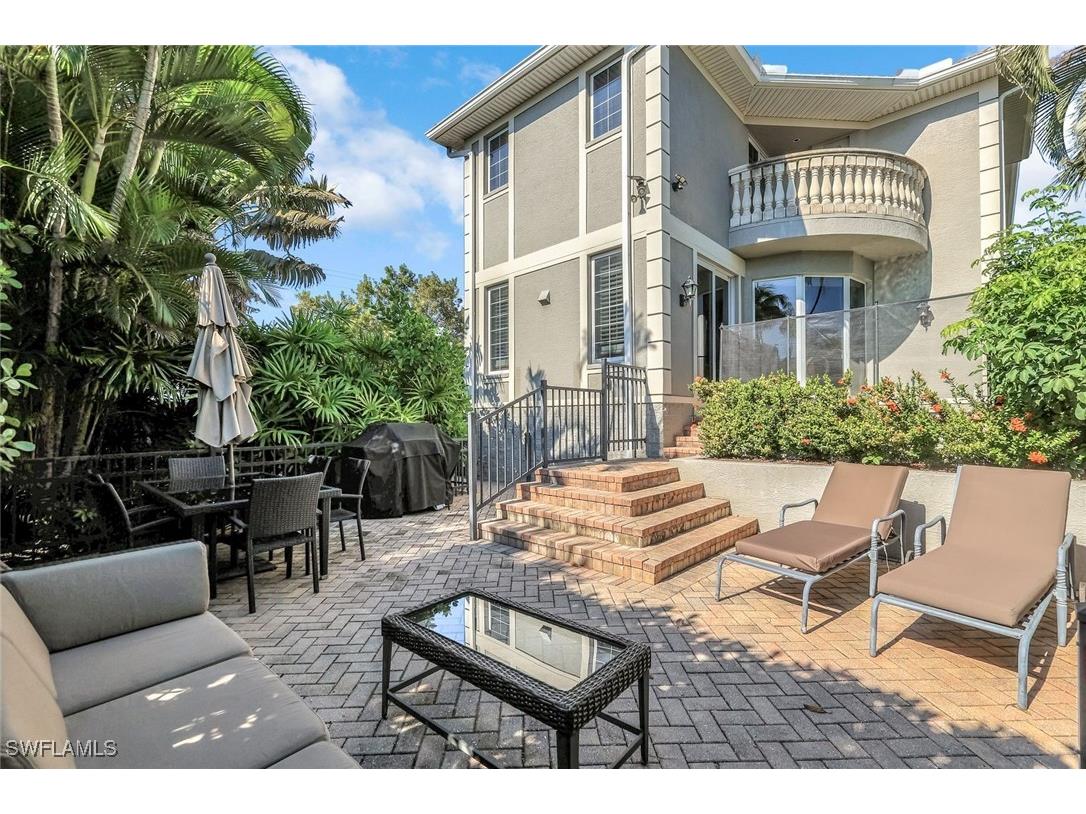 993 8th Street S #2 Naples FL 34102 225082175 image23