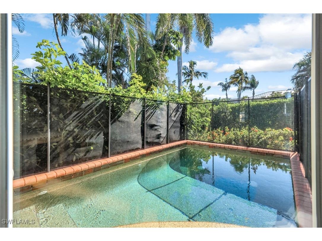 993 8th Street S #2 Naples FL 34102 225082175 image25