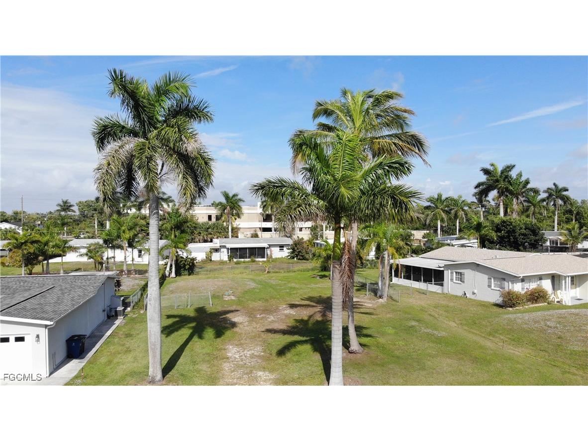 9934 Almetta Avenue Fort Myers FL 33919 225062681 image1