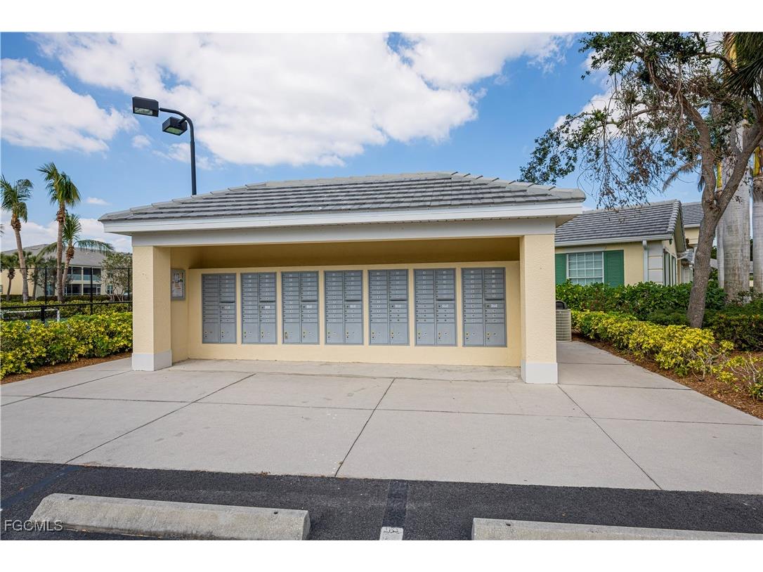 9948 Palmarrosa Way Fort Myers FL 33919 2025017688 image27