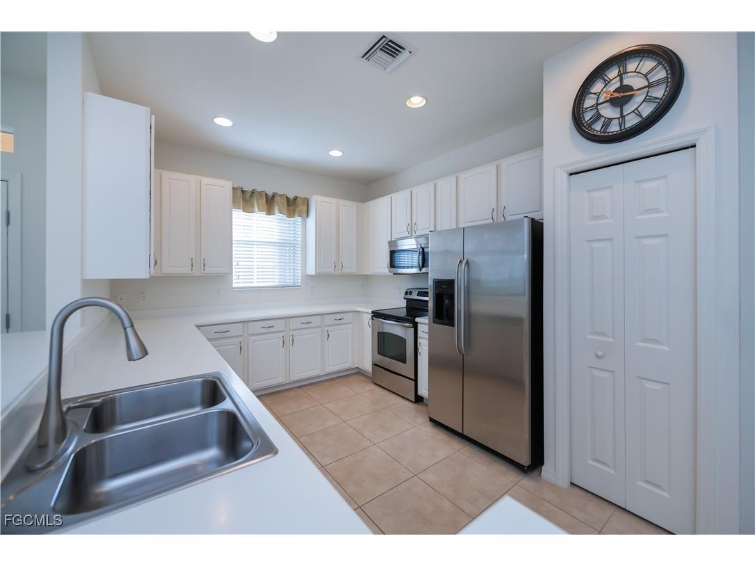 9948 Palmarrosa Way Fort Myers FL 33919 2025017688 image8