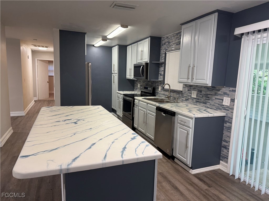 9949 Councilor Lane North Fort Myers FL 33917 2025012218 image3