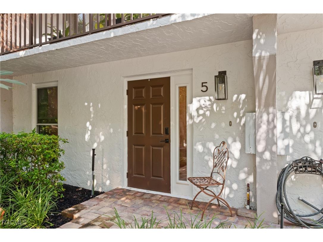 995 9th Avenue S #5 Naples FL 34102 2025022530 image2