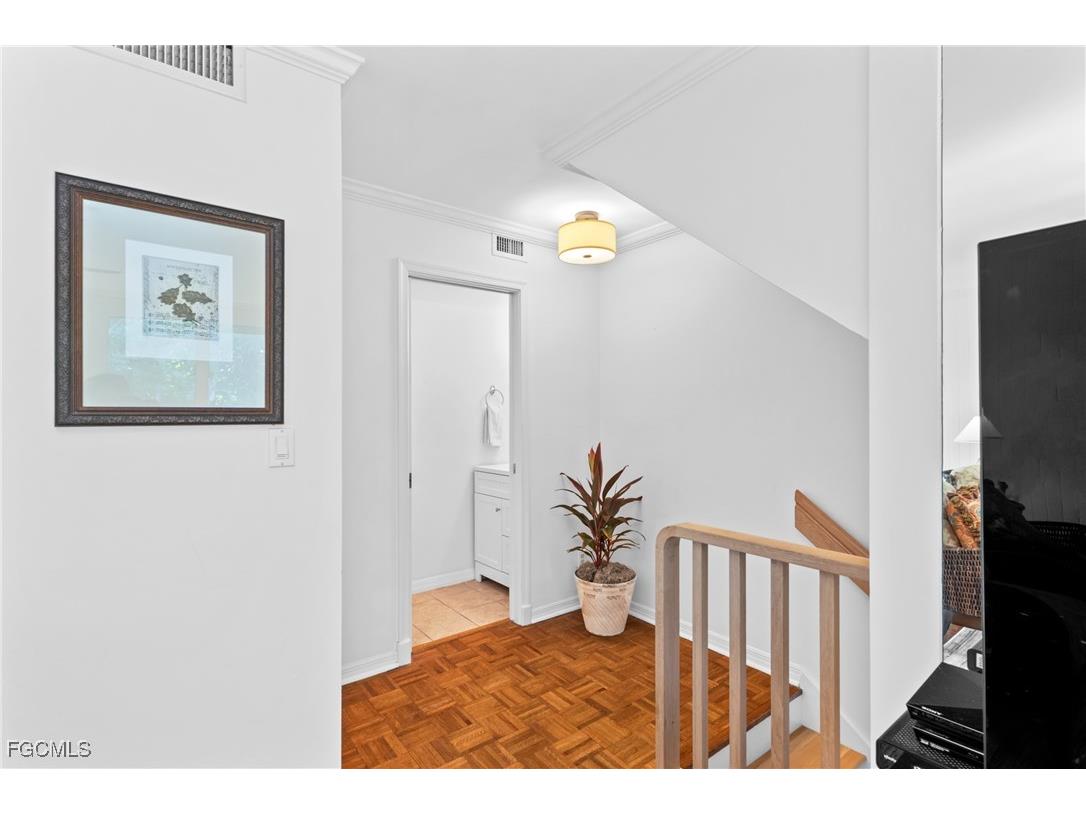 995 9th Avenue S #5 Naples FL 34102 2025022530 image8