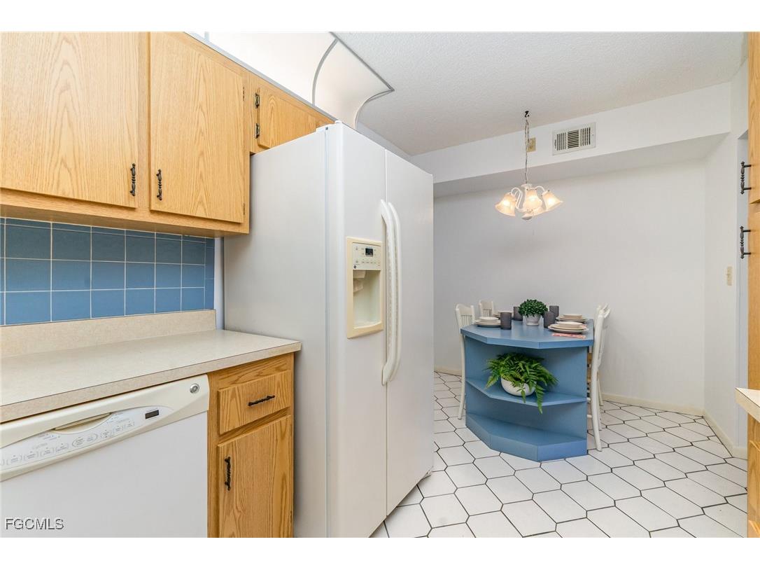 9950 Sailview Court #12 Fort Myers FL 33905 225056622 image7