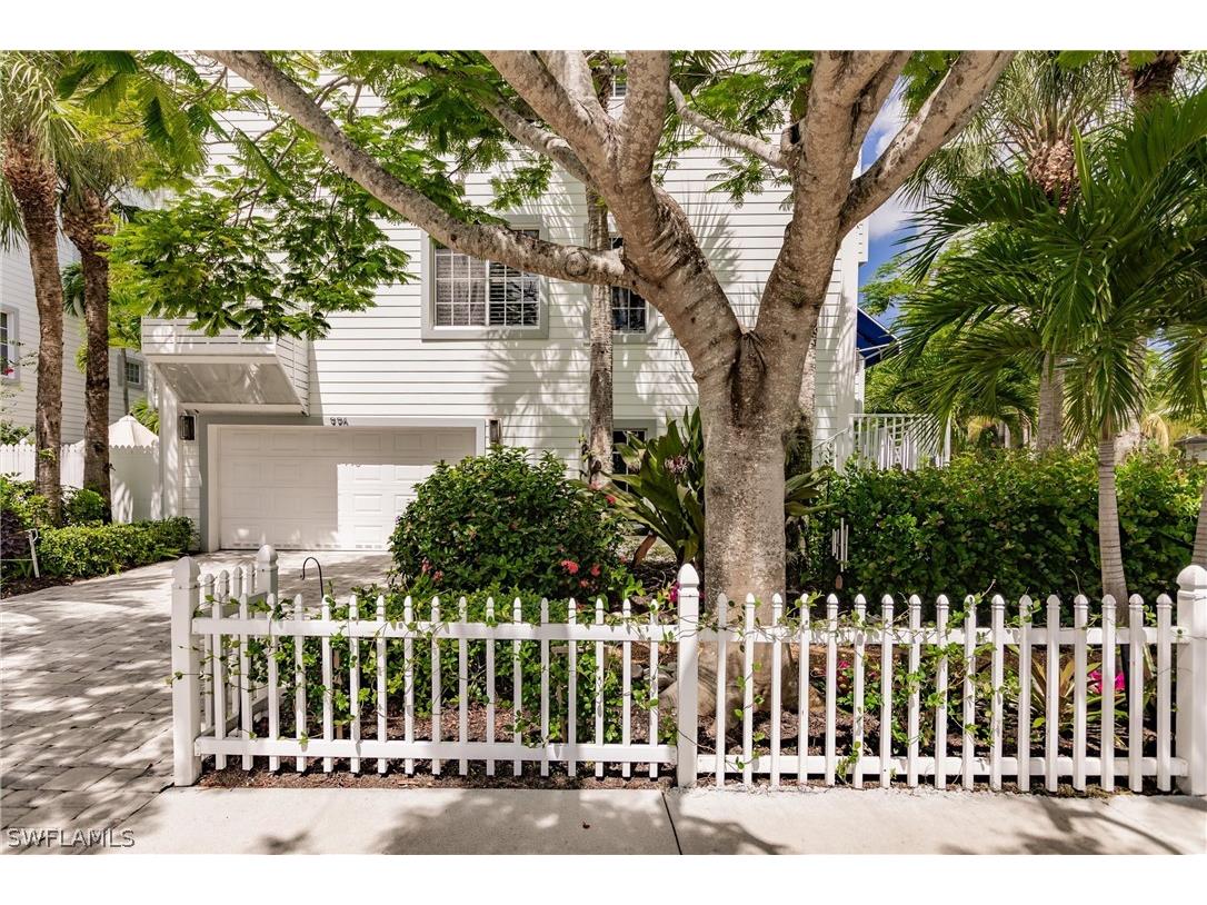 996 8th Avenue S #203 Naples FL 34102 224057553 image1