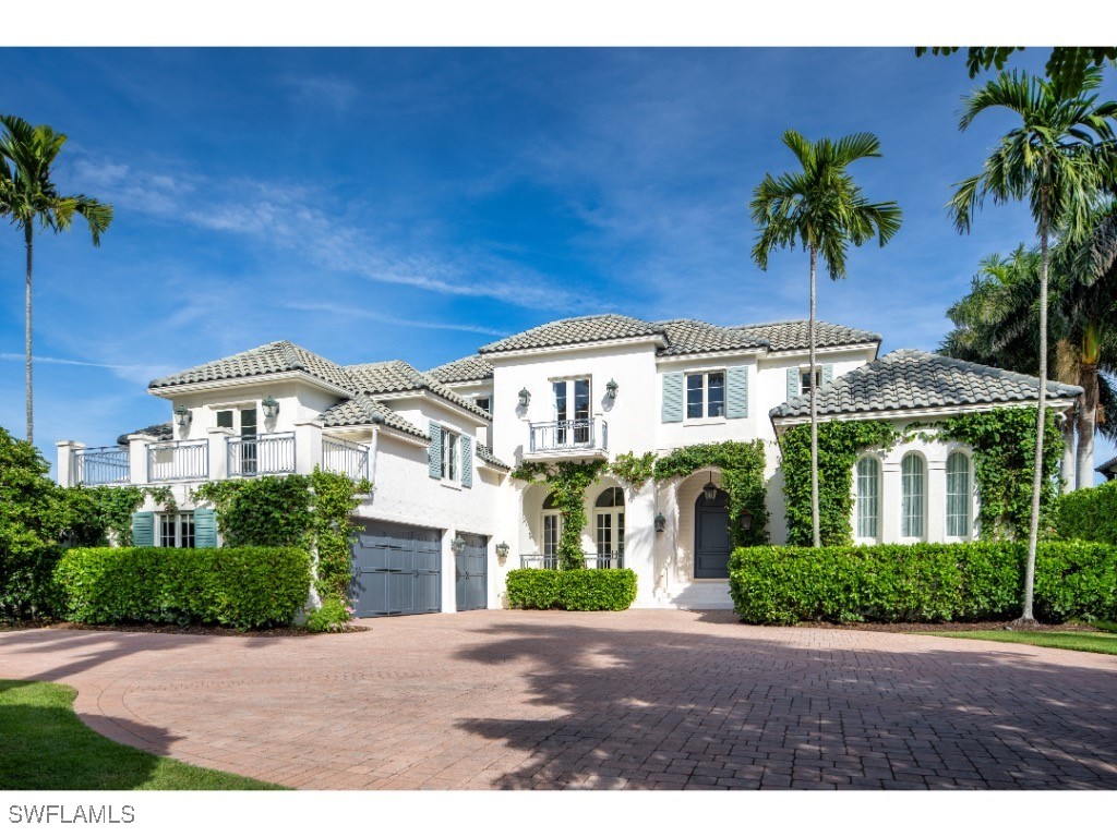 997 Spyglass Lane Naples FL 34102 225080529 image1
