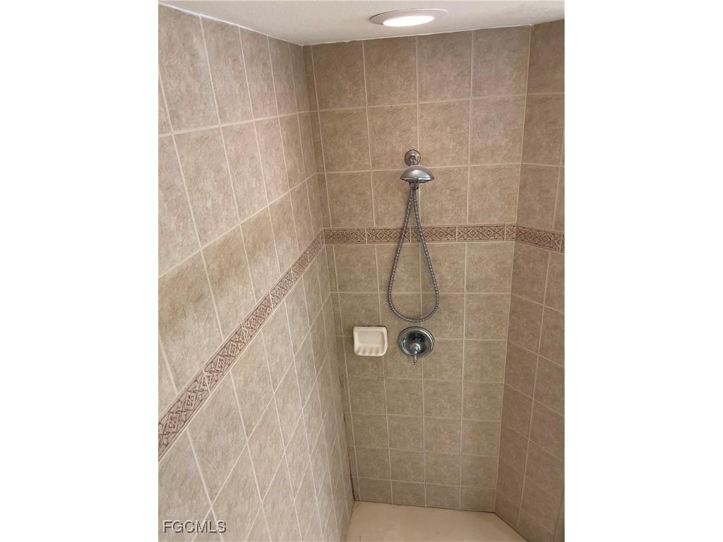 9999 Chiana Circle Fort Myers FL 33905 2025022765 image24
