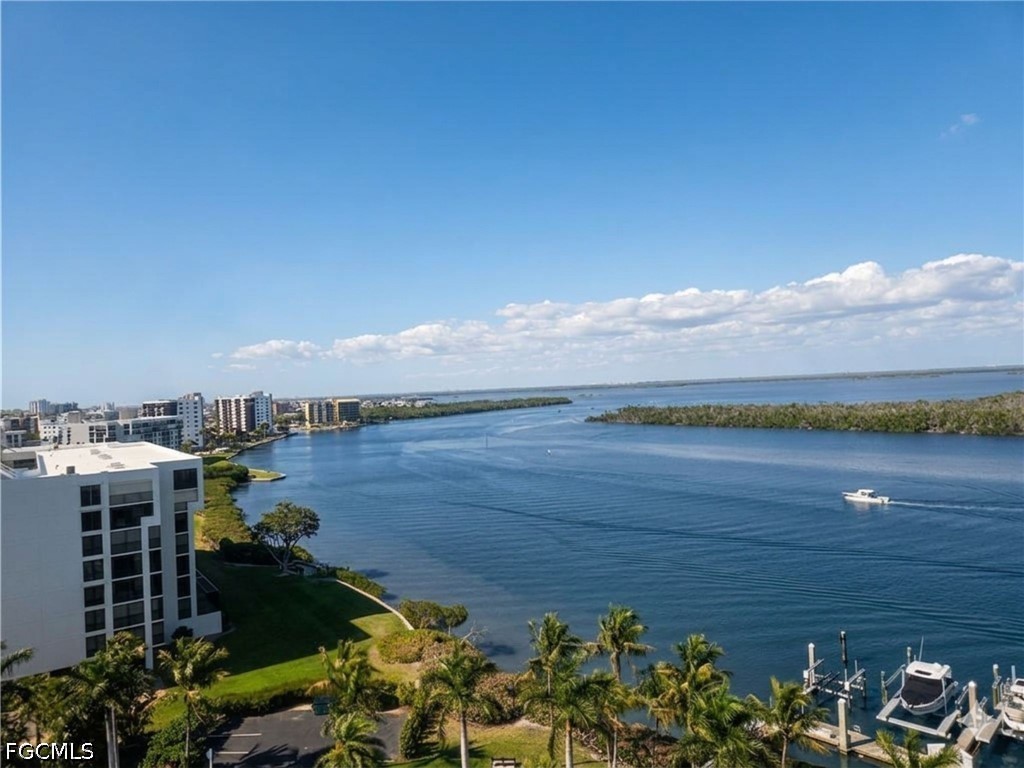 B24 4187 Bay Beach Lane Fort Myers Beach FL 33931 2026017617 image14