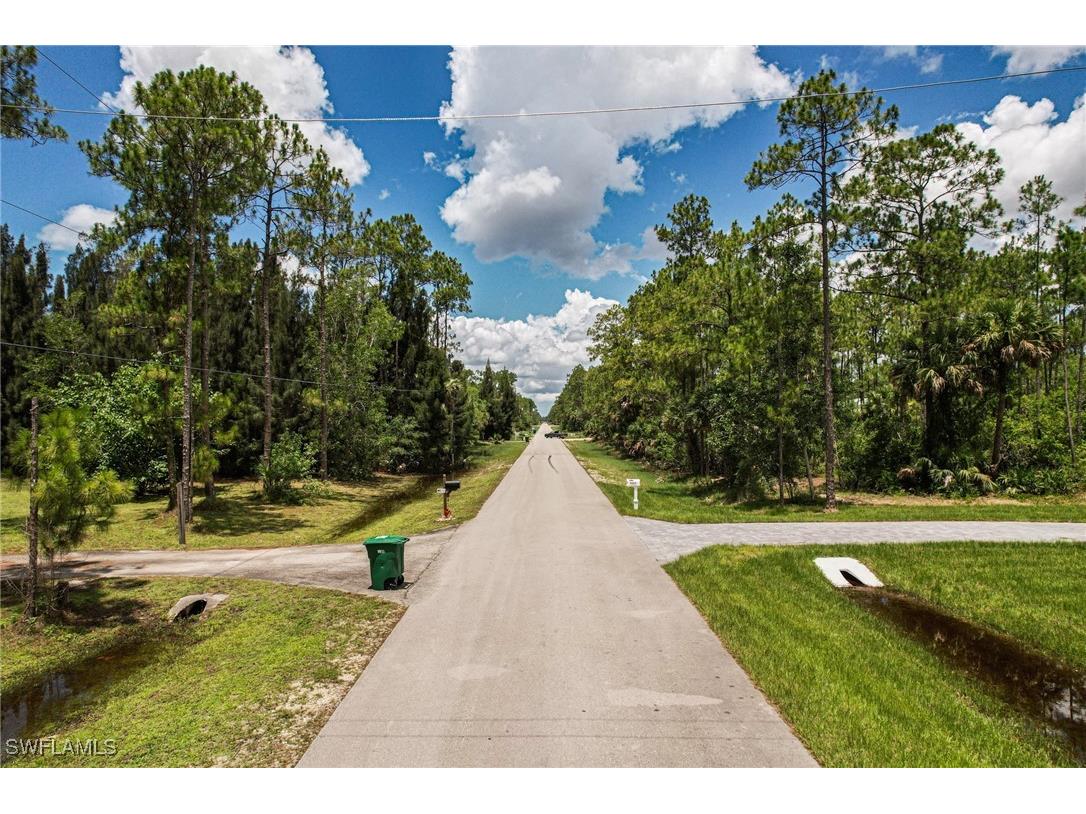 6 Avenue NE Naples FL 34120 225075359 image1