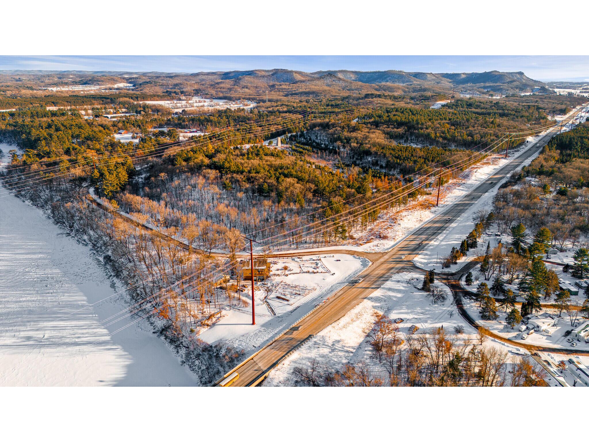 00 US HIGHWAY 53 Holland WI 54636 1950297 image1