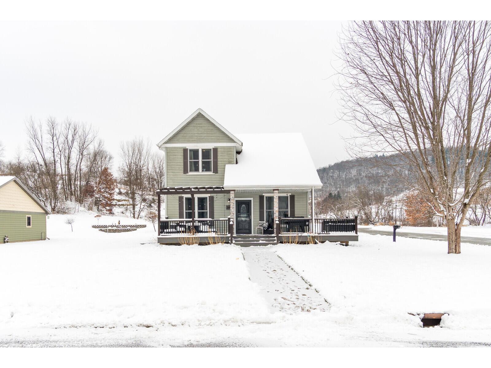 100 Creekside Coon Valley WI 54623 1944369 image1