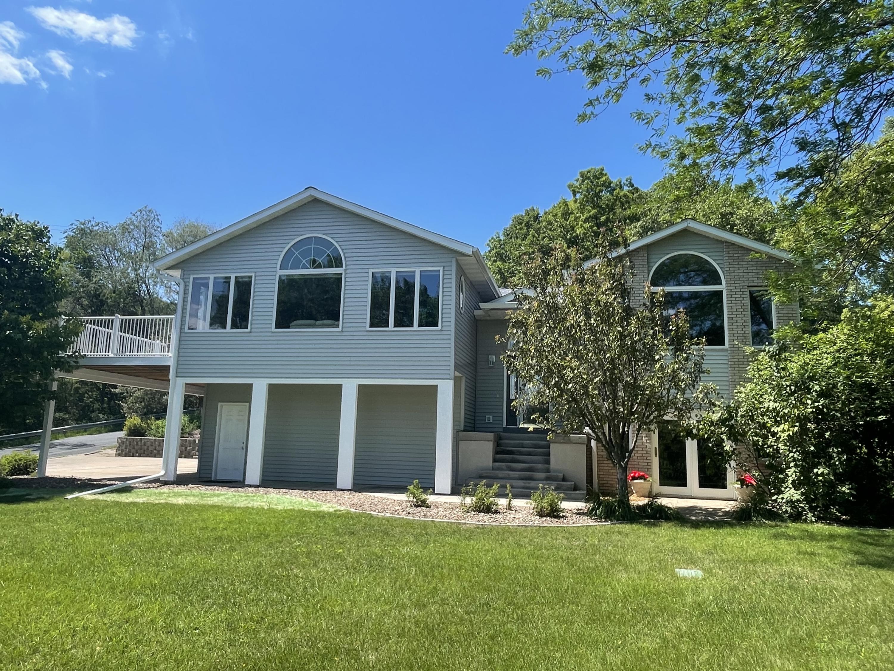 1000 CRESCENT HILLS DR, La Crescent, MN 55947 MLS 1751797 Edina Realty