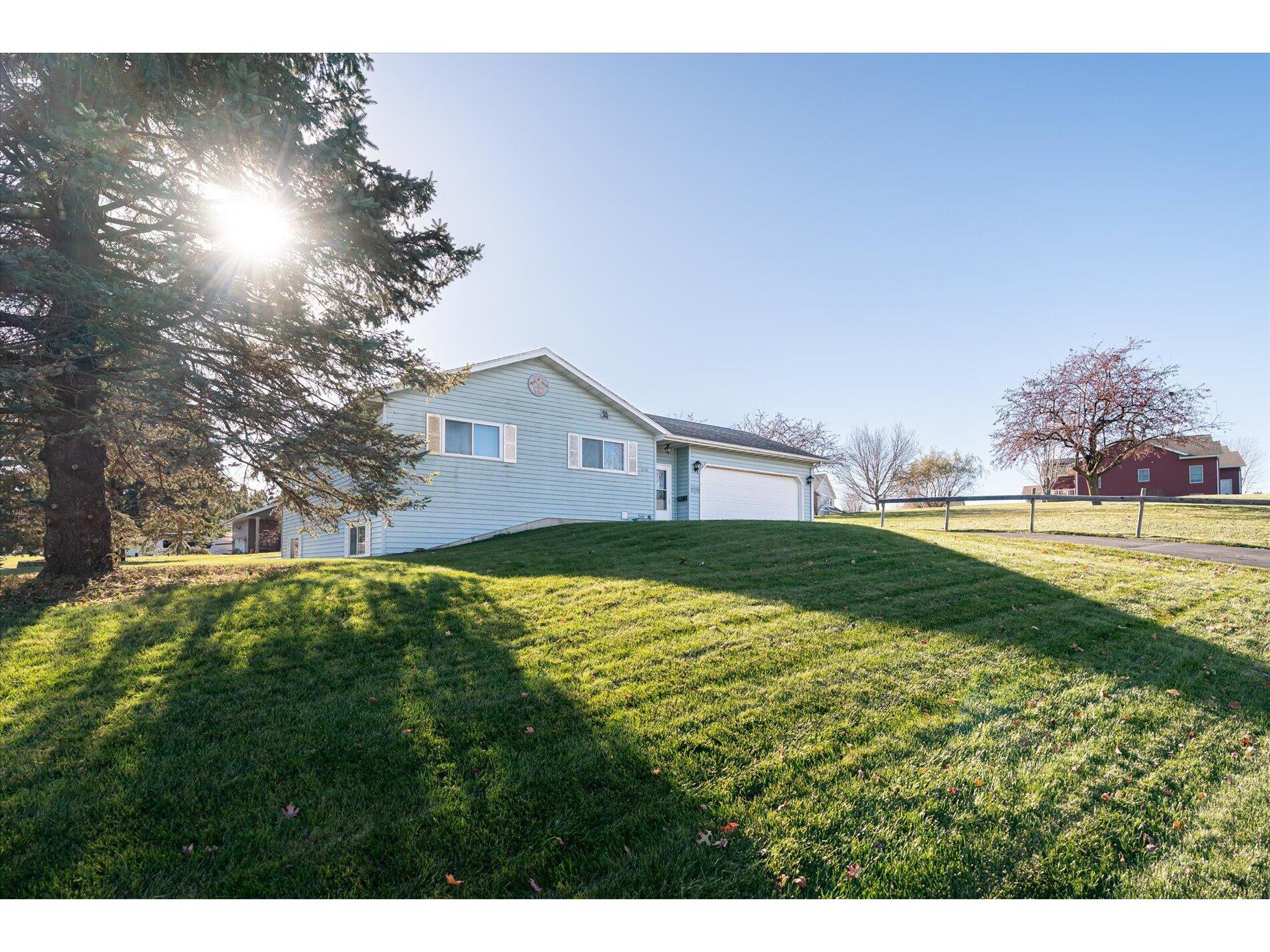 1001 Sherwood Viroqua WI 54665 1943123 image1