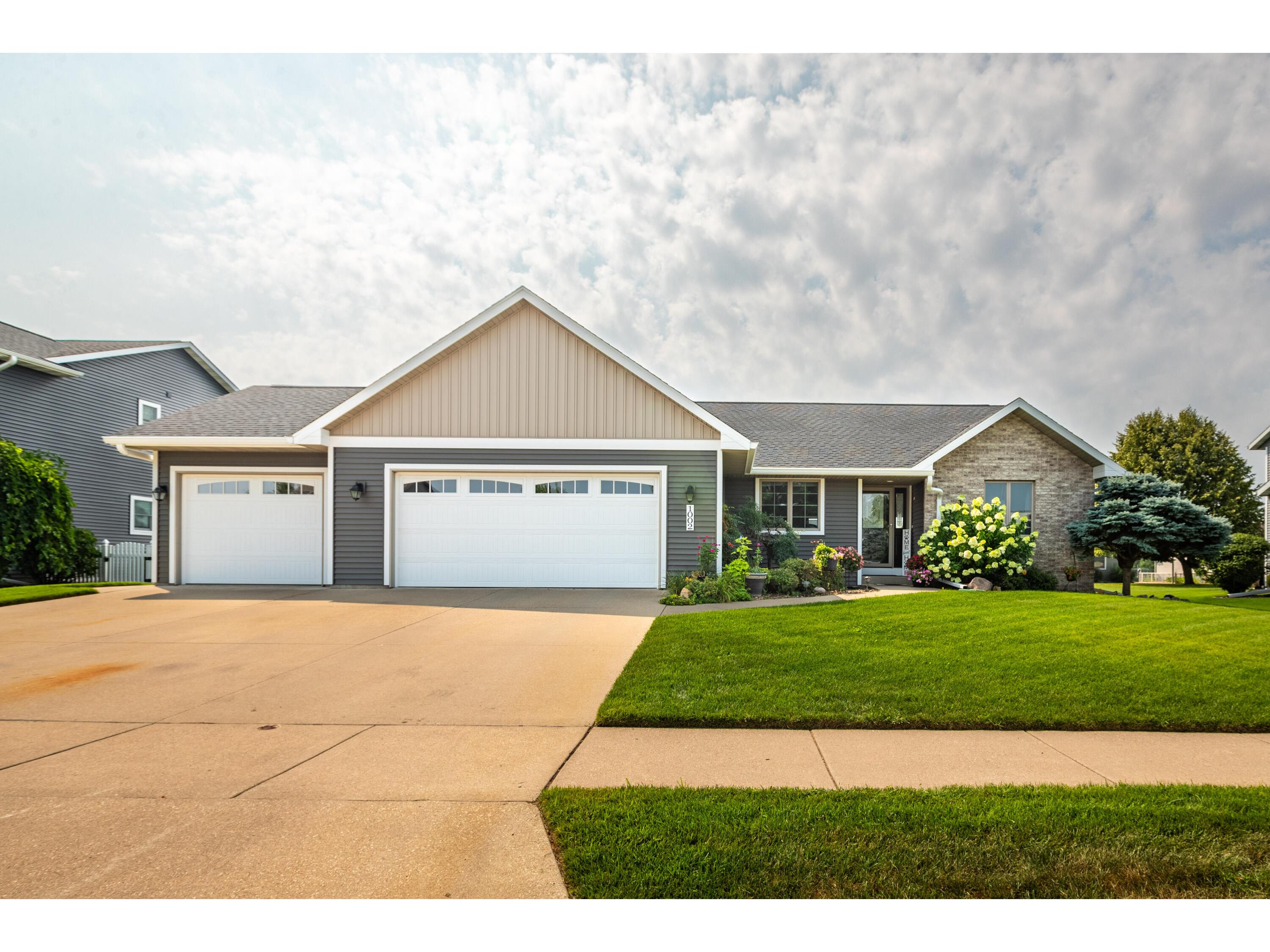 1002 Greenwood Holmen WI 54636 1845654 image1