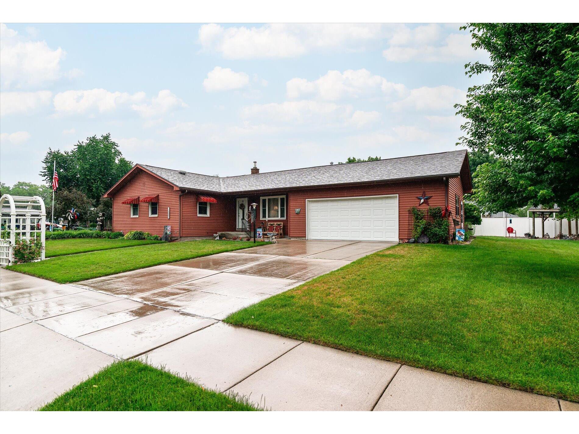 1003 Elm La Crescent MN 55947 1966863 image1