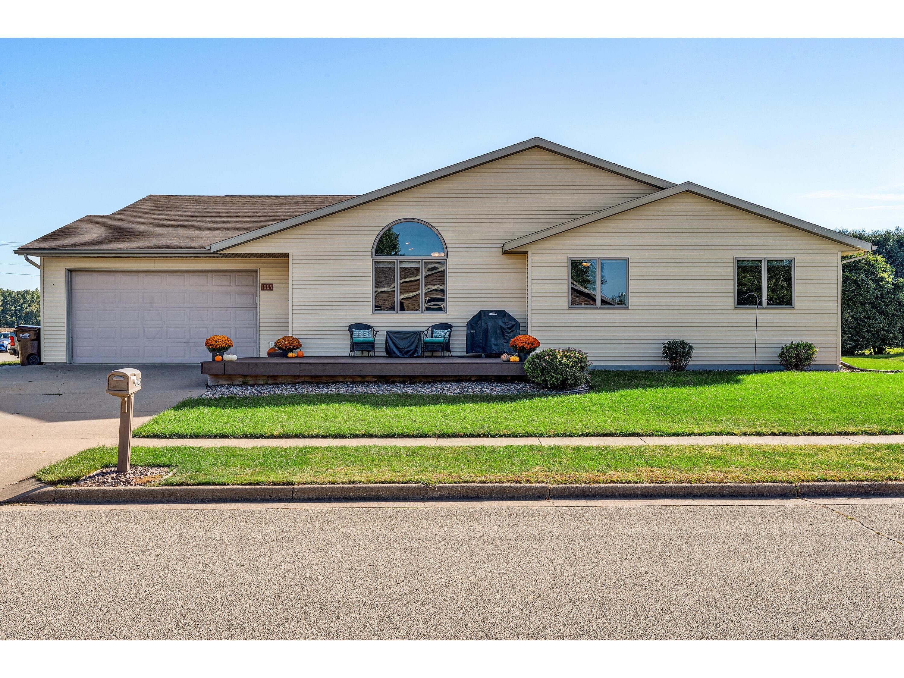 1005 Willow West Salem WI 54669 1937397 image1