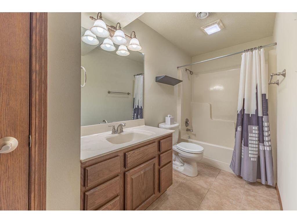 1009 Windhill Onalaska WI 54650 1959386 image40