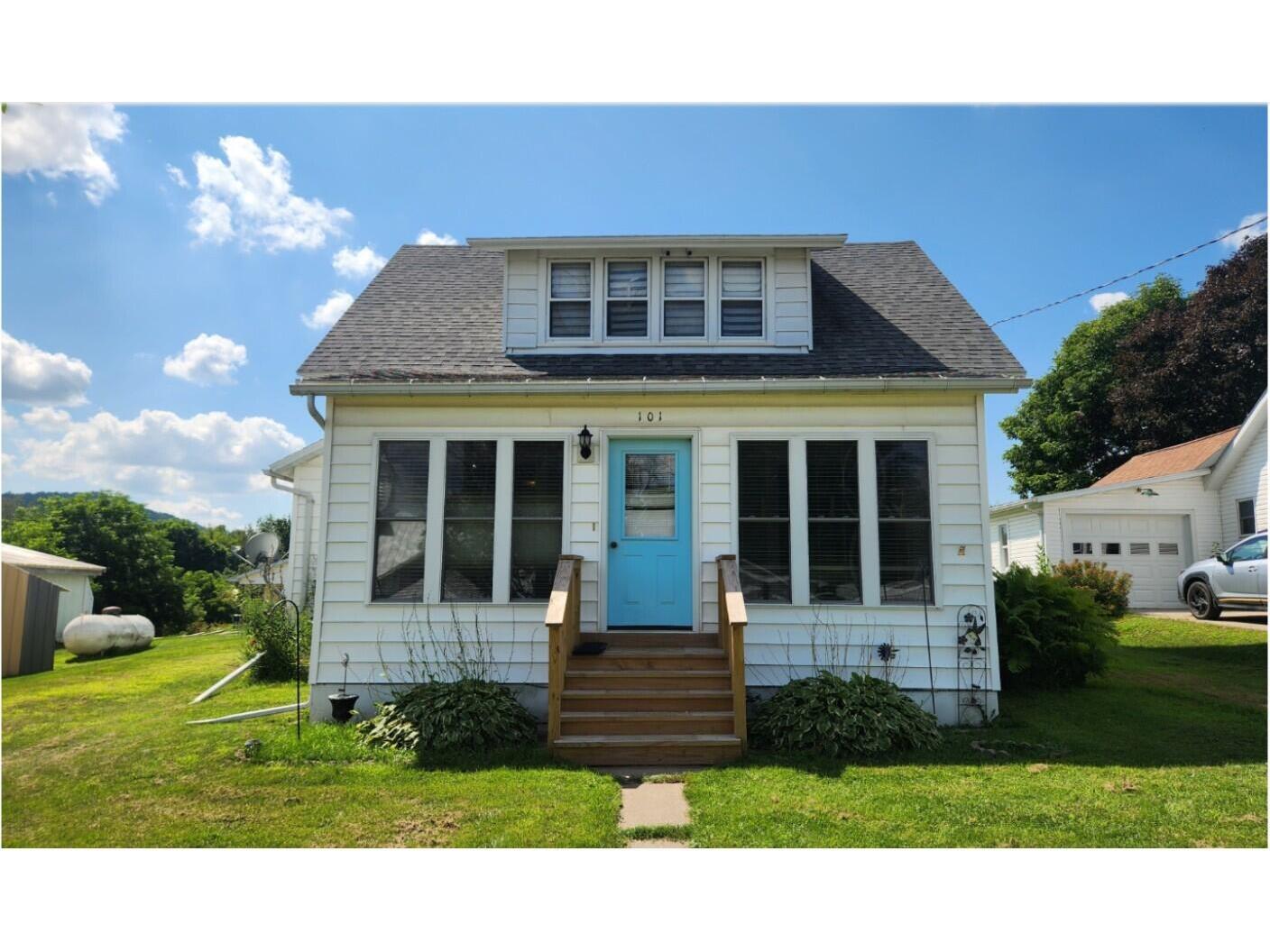 101 1st Ontario WI 54651 1931188 image1