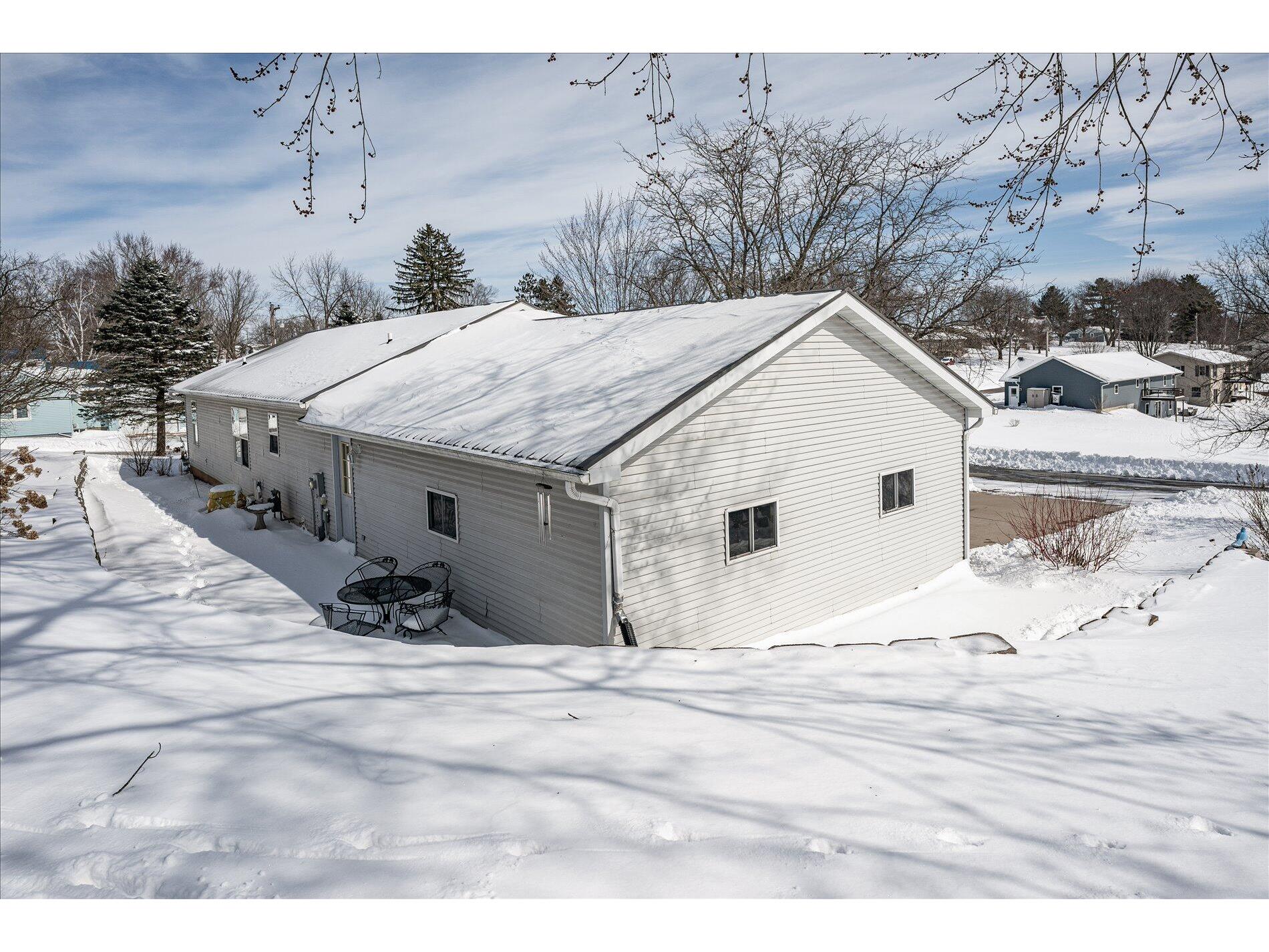 101 Masrud Westby WI 54667 1954375 image23