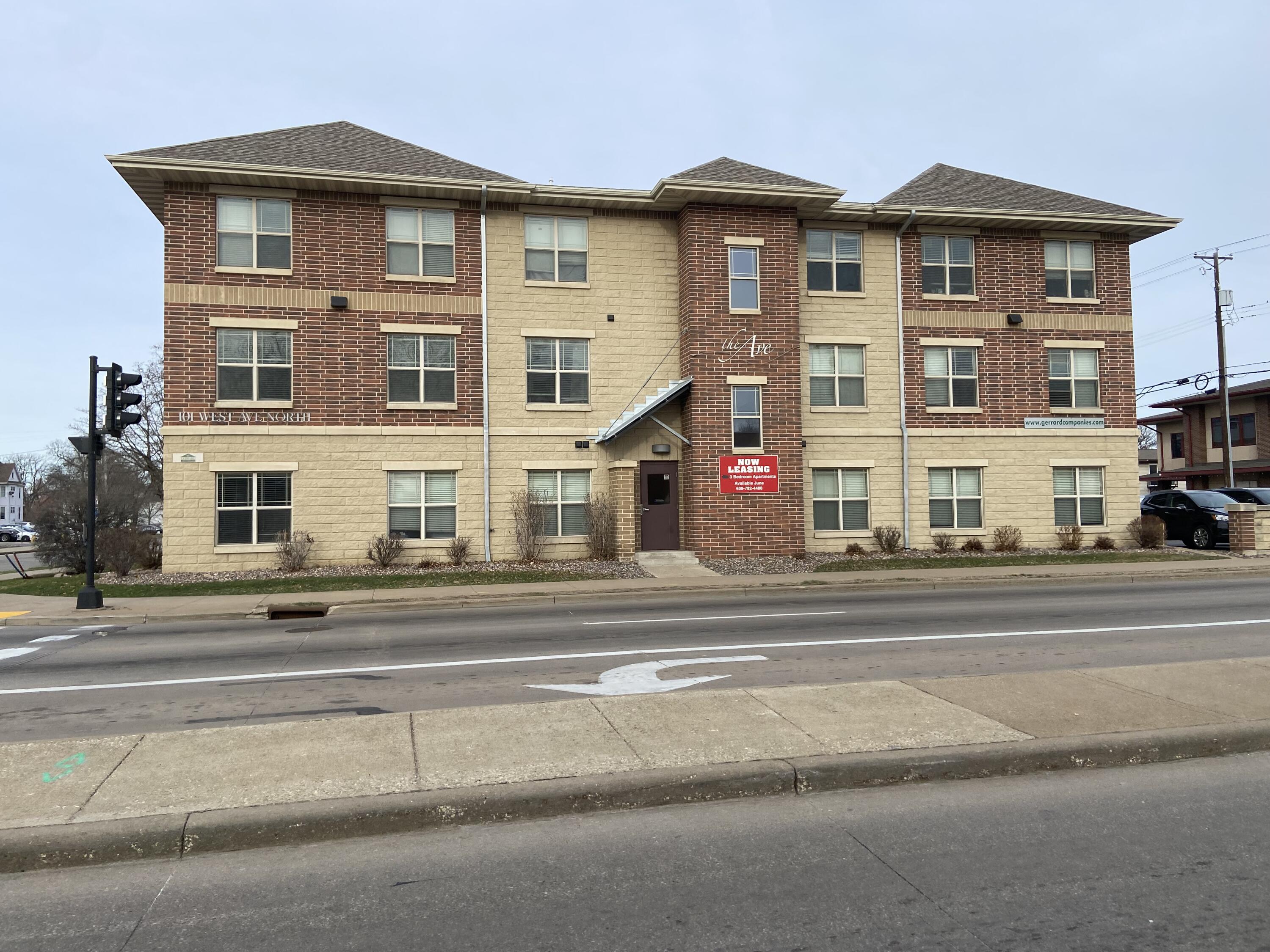 101 West La Crosse WI 54601 1868904 image1