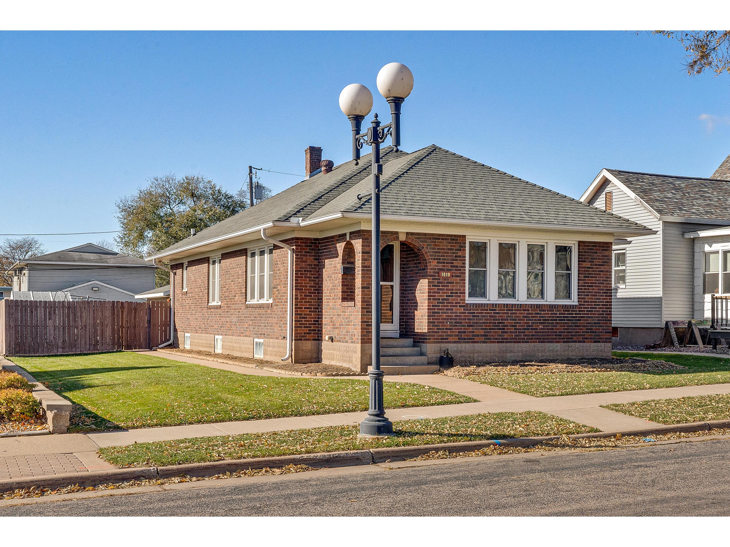 1019 Caledonia La Crosse WI 54603 1942855 image1