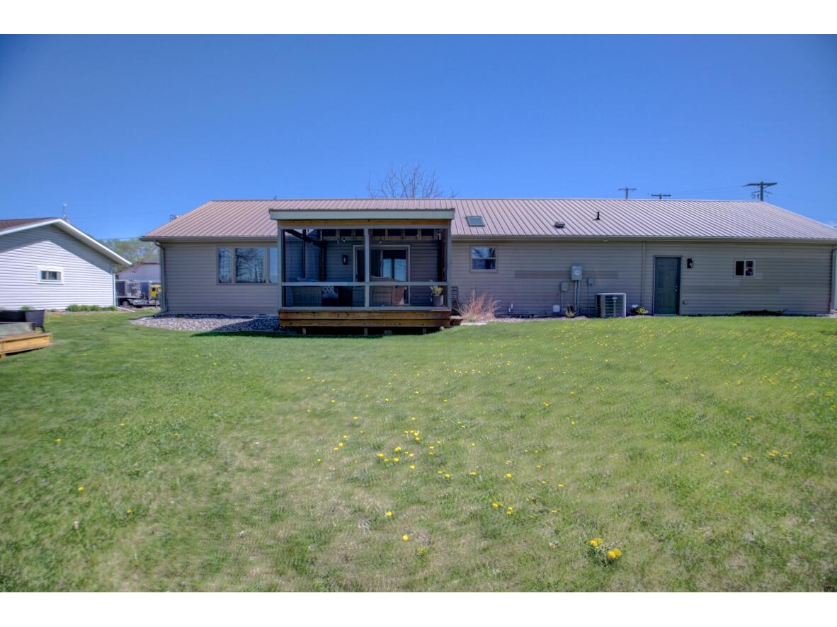 102 N Pearl Stoddard WI 54658 1959881 image28