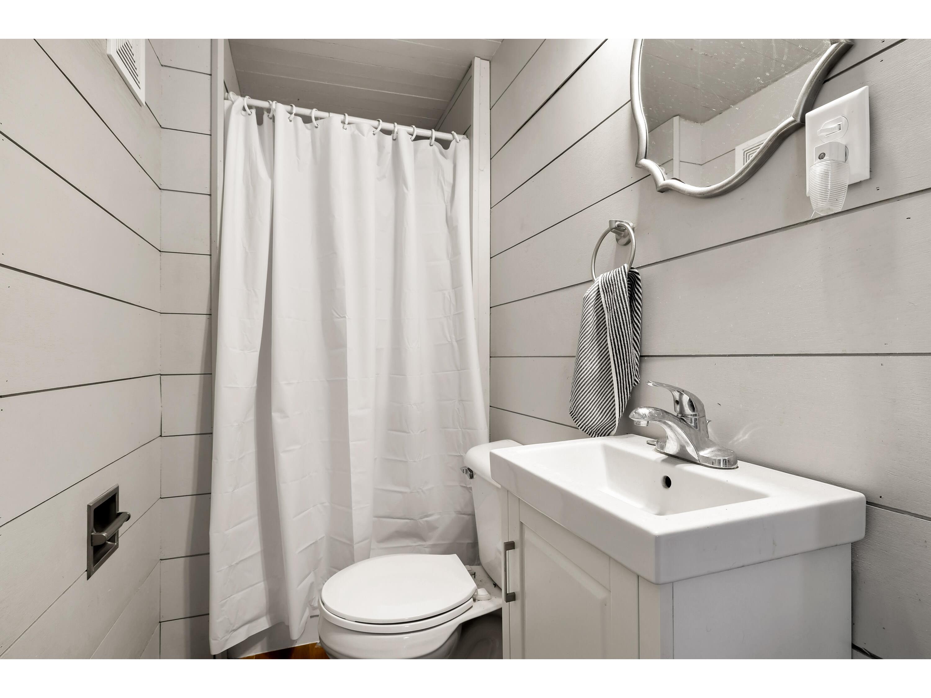 1020 Farnam La Crosse WI 54601 1961662 image4