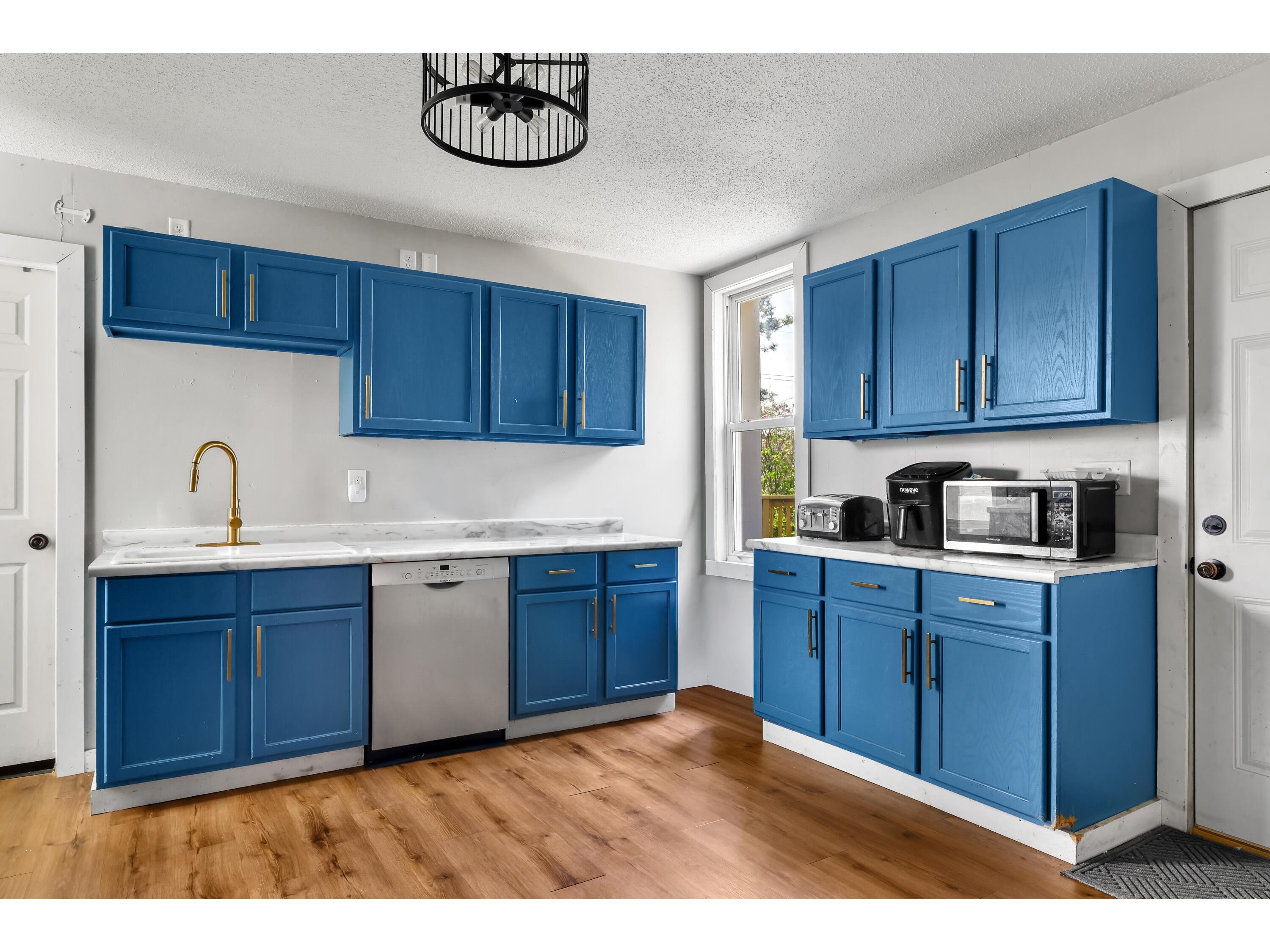 1020 Farnam La Crosse WI 54601 1961662 image5