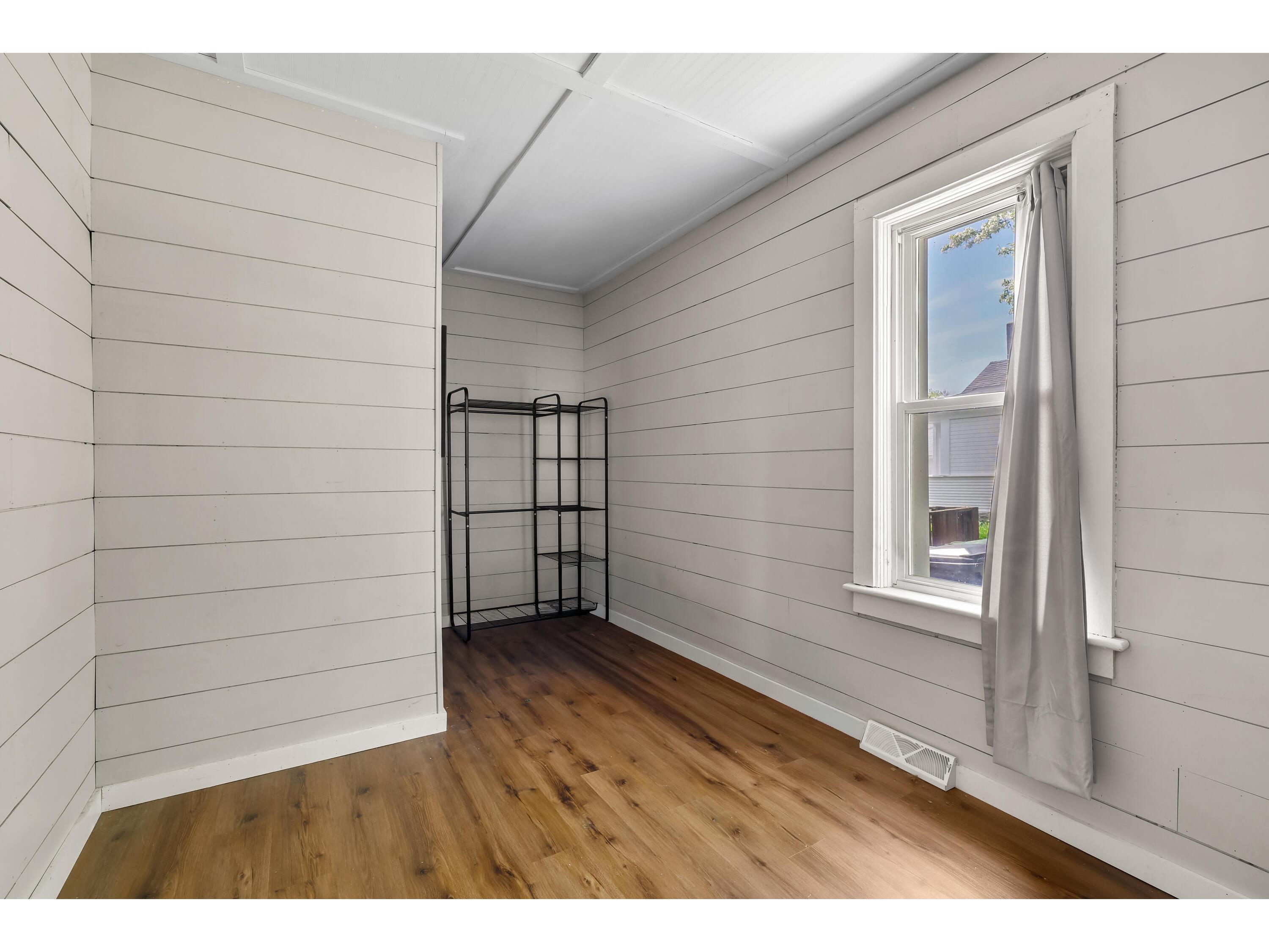 1020 Farnam La Crosse WI 54601 1961662 image9