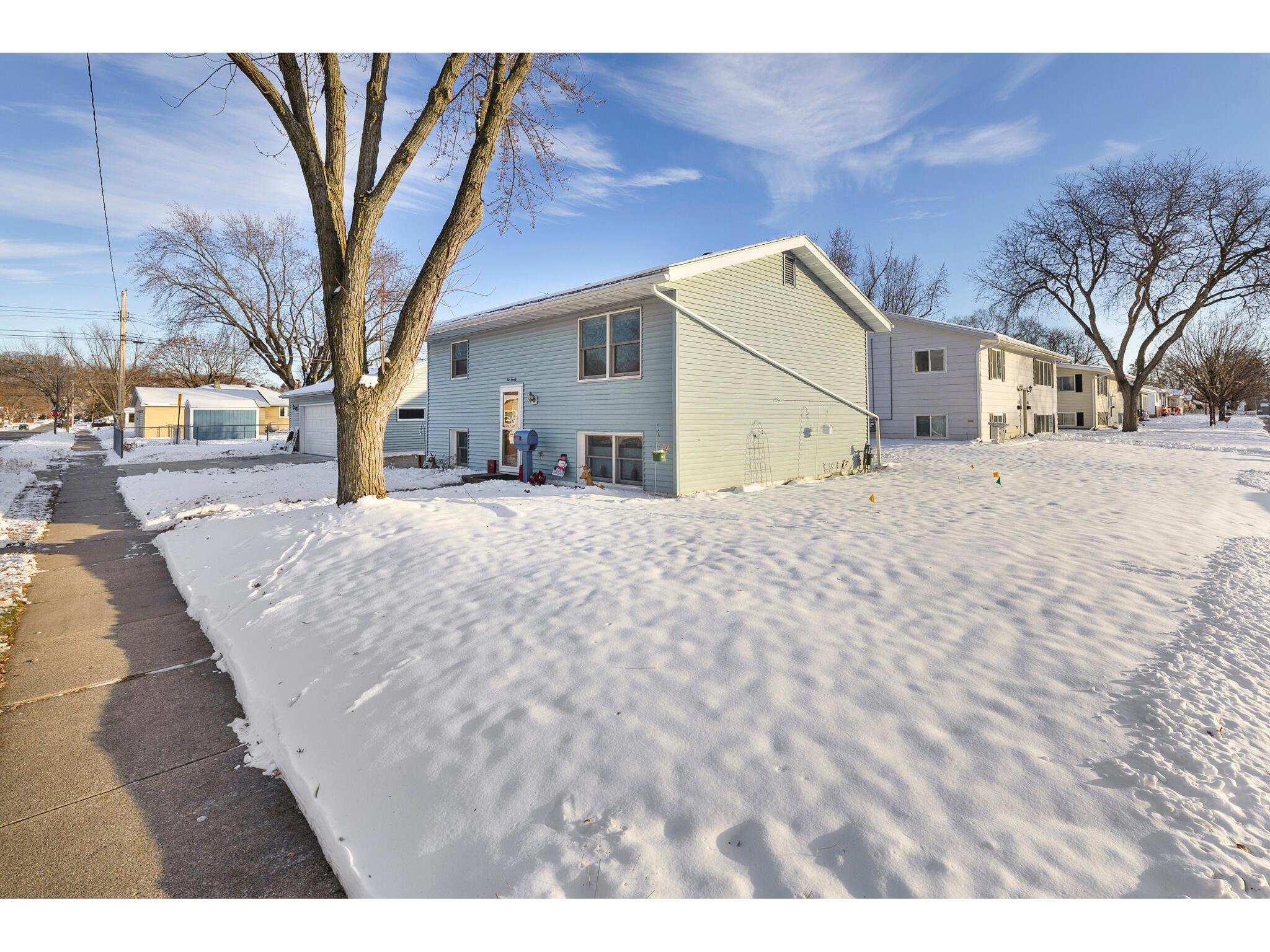 1020 Lake Onalaska WI 54650 1942095 image4