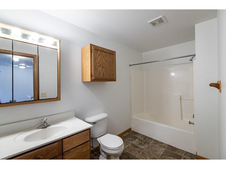 1021 Grandview Tomah WI 54660 1970159 image16