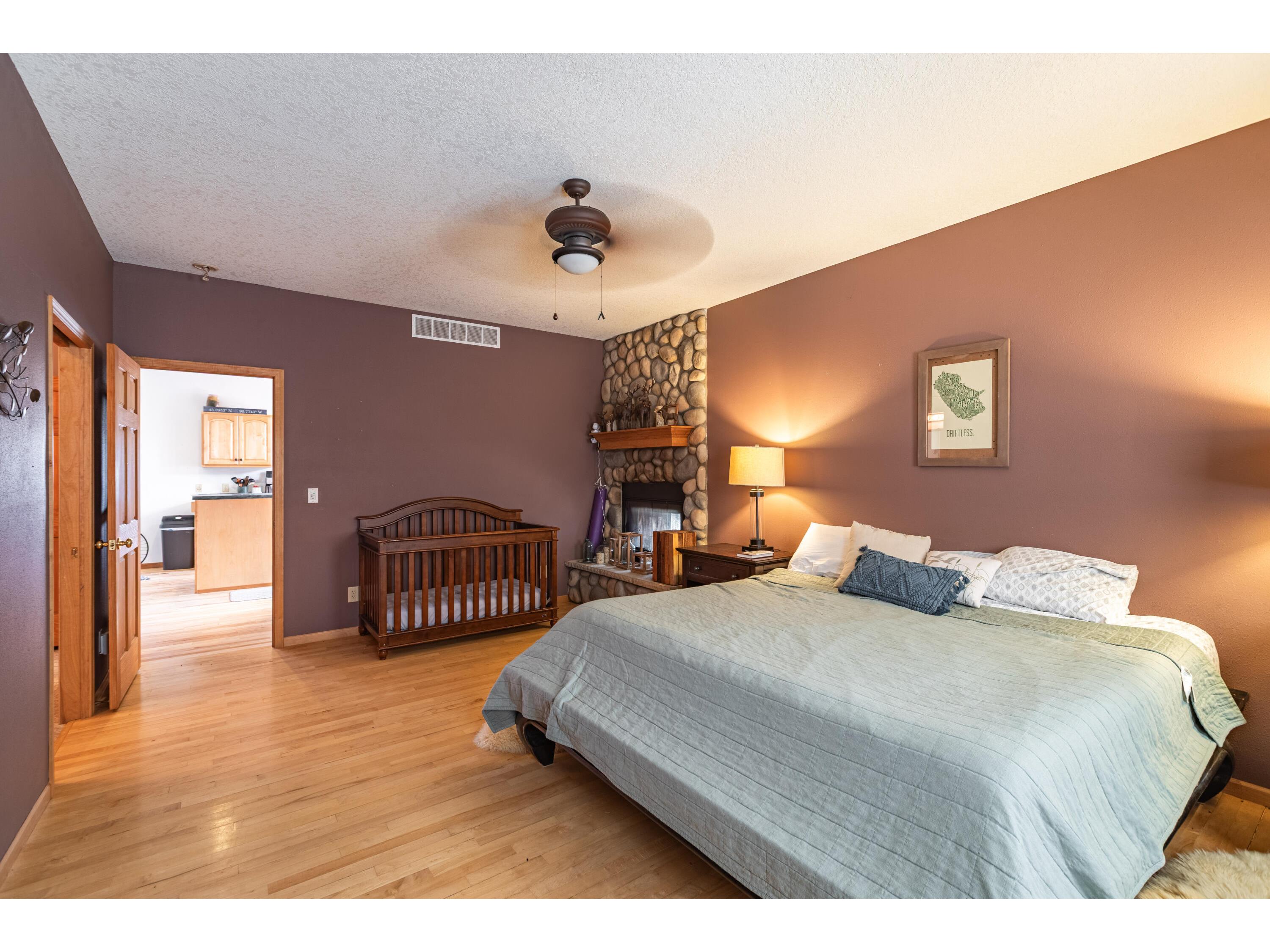 10235 Tavern Clayton WI 54655 1955581 image11