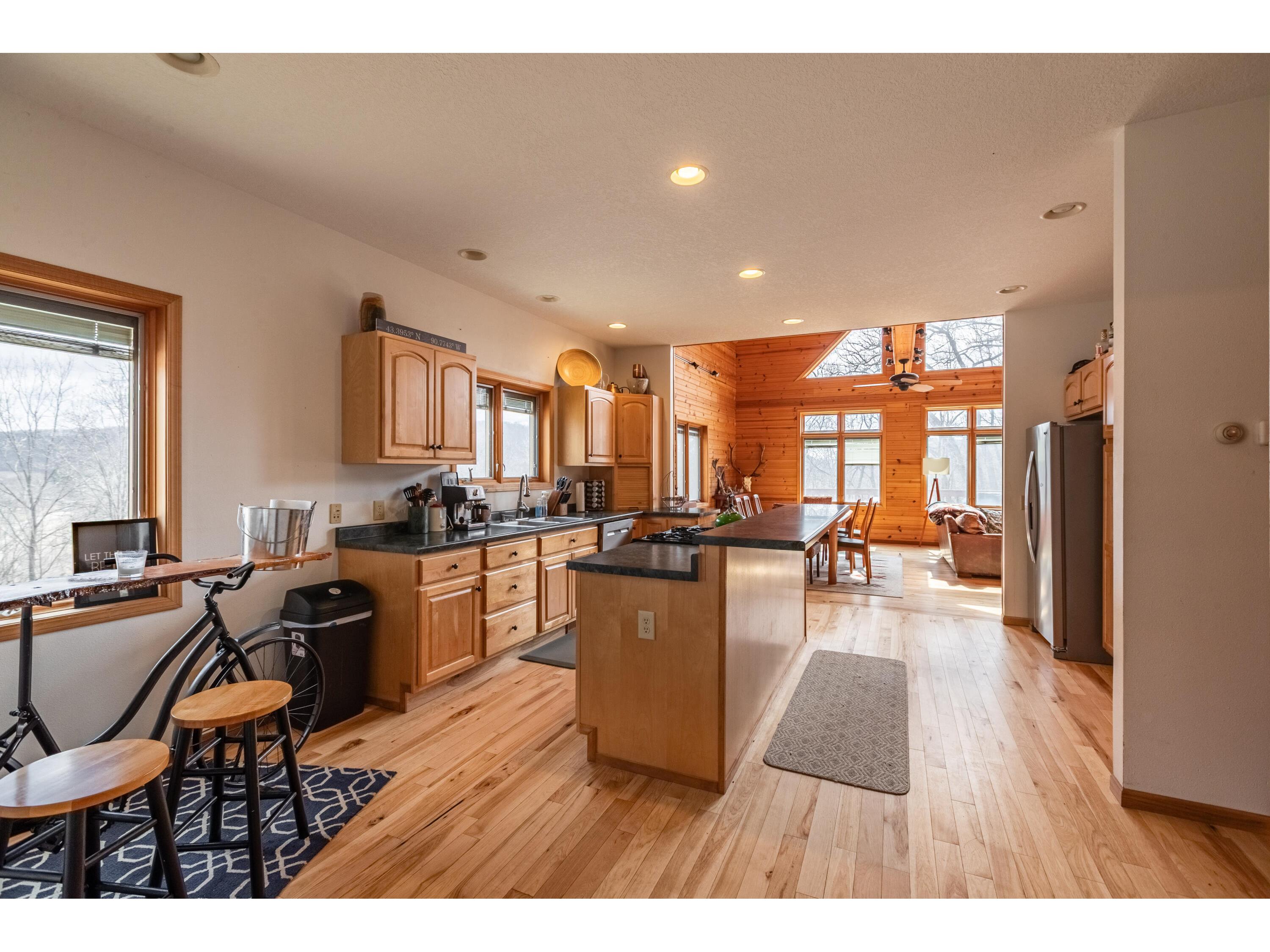 10235 Tavern Clayton WI 54655 1955581 image7