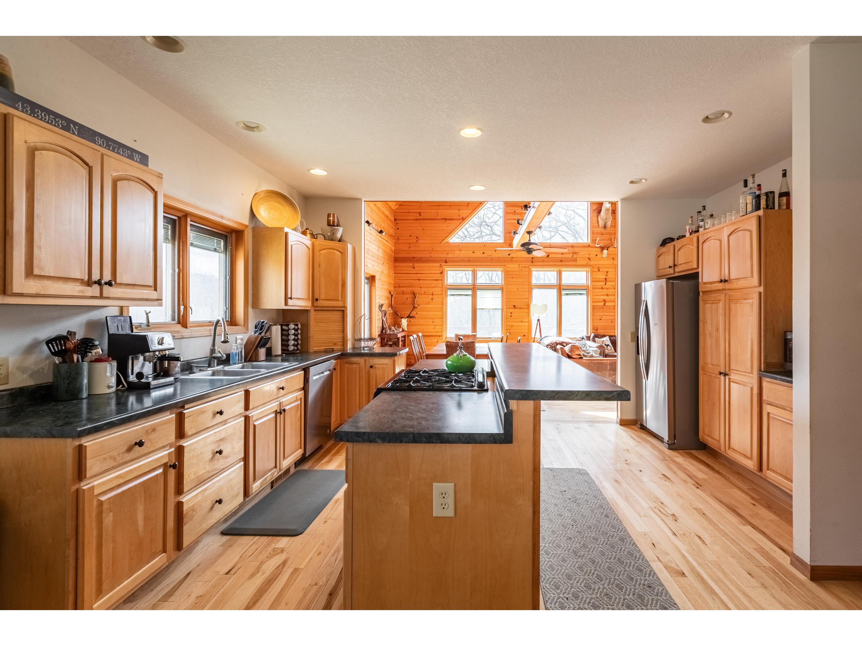 10235 Tavern Clayton WI 54655 1955581 image8