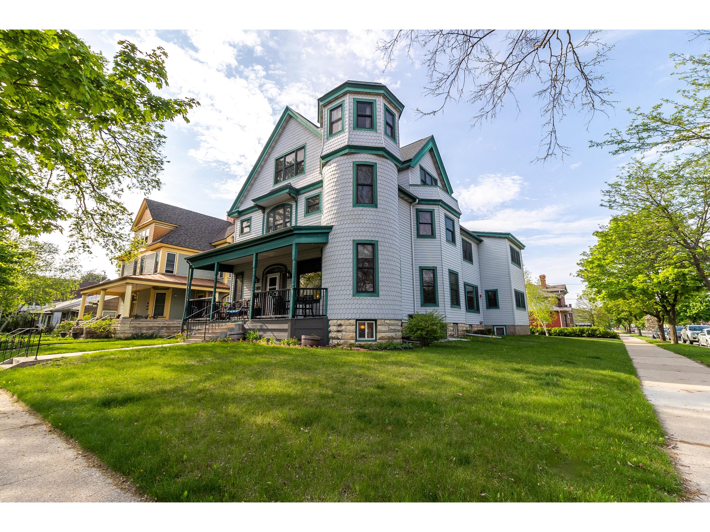 1027 Cameron La Crosse WI 54601 1901883 image1