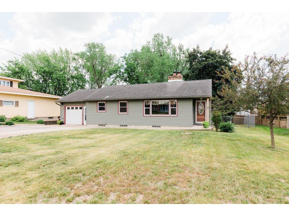 1028 Main St, Onalaska, WI 54650 MLS 1751074 Edina Realty