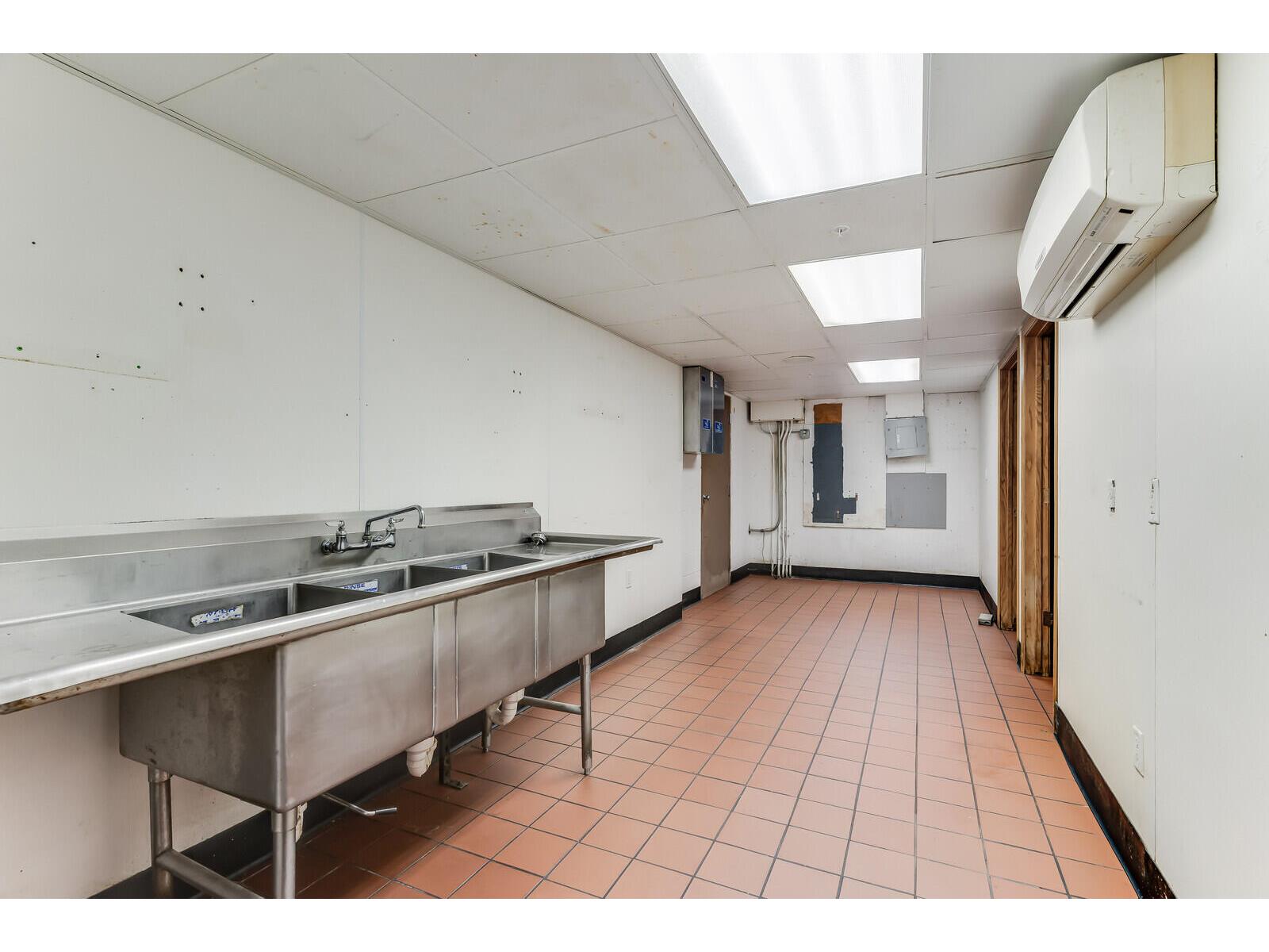 103 3RD #227 MAIN La Crosse WI 54601 1906313 image24