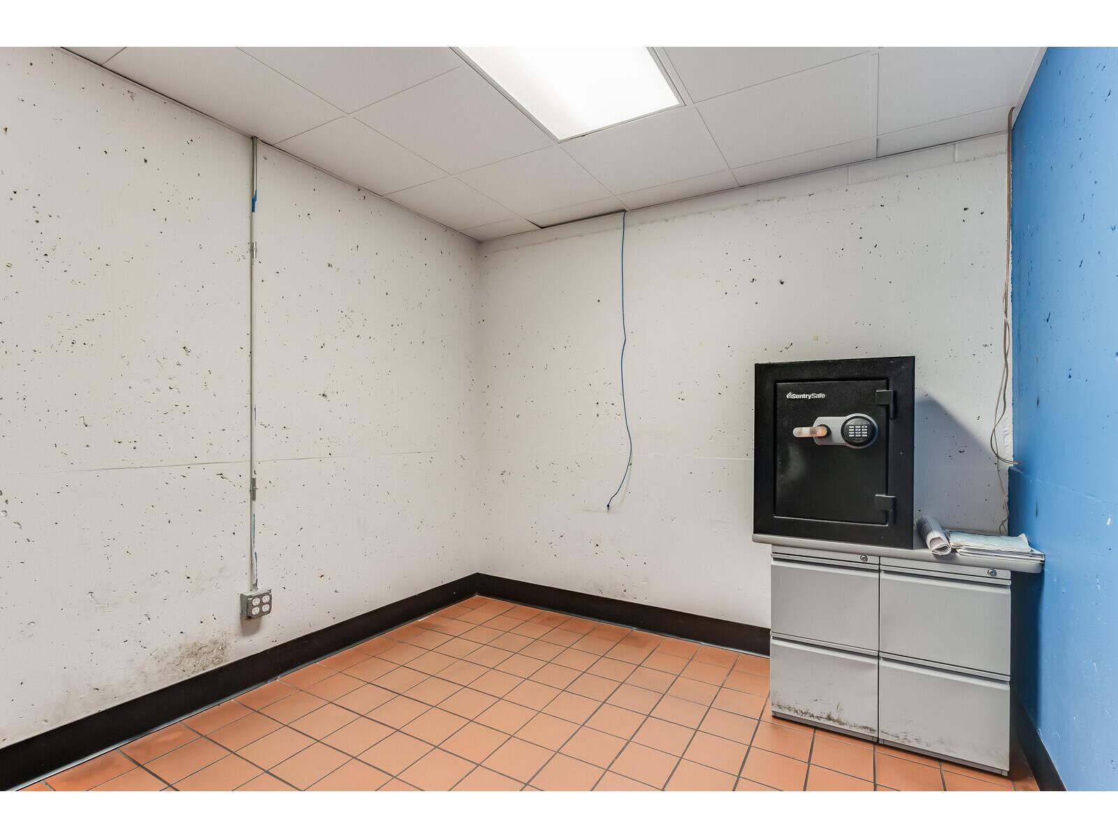 103 3RD #227 MAIN La Crosse WI 54601 1906313 image27