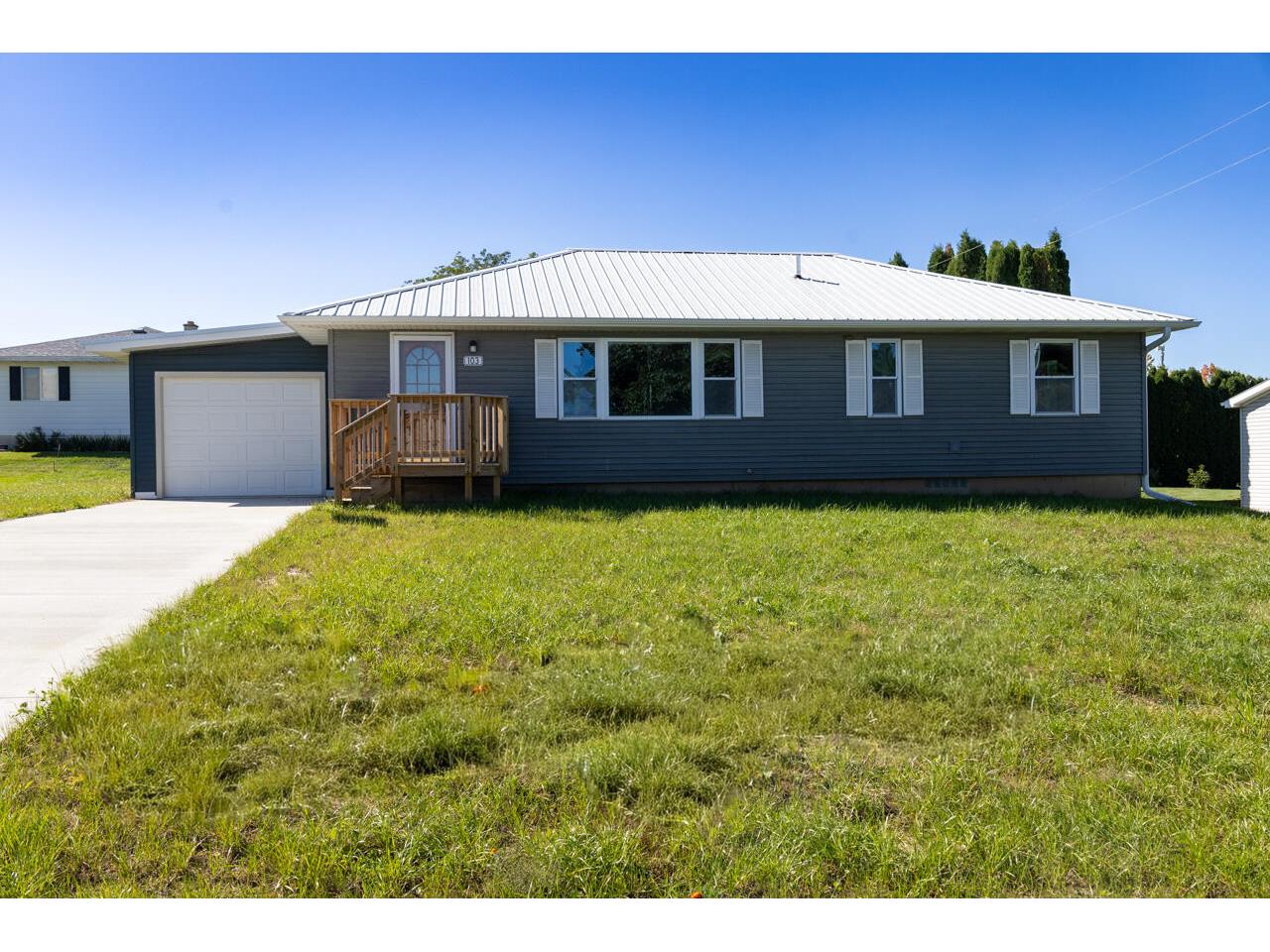 103 Iowa Eitzen MN 55931 1938001 image1