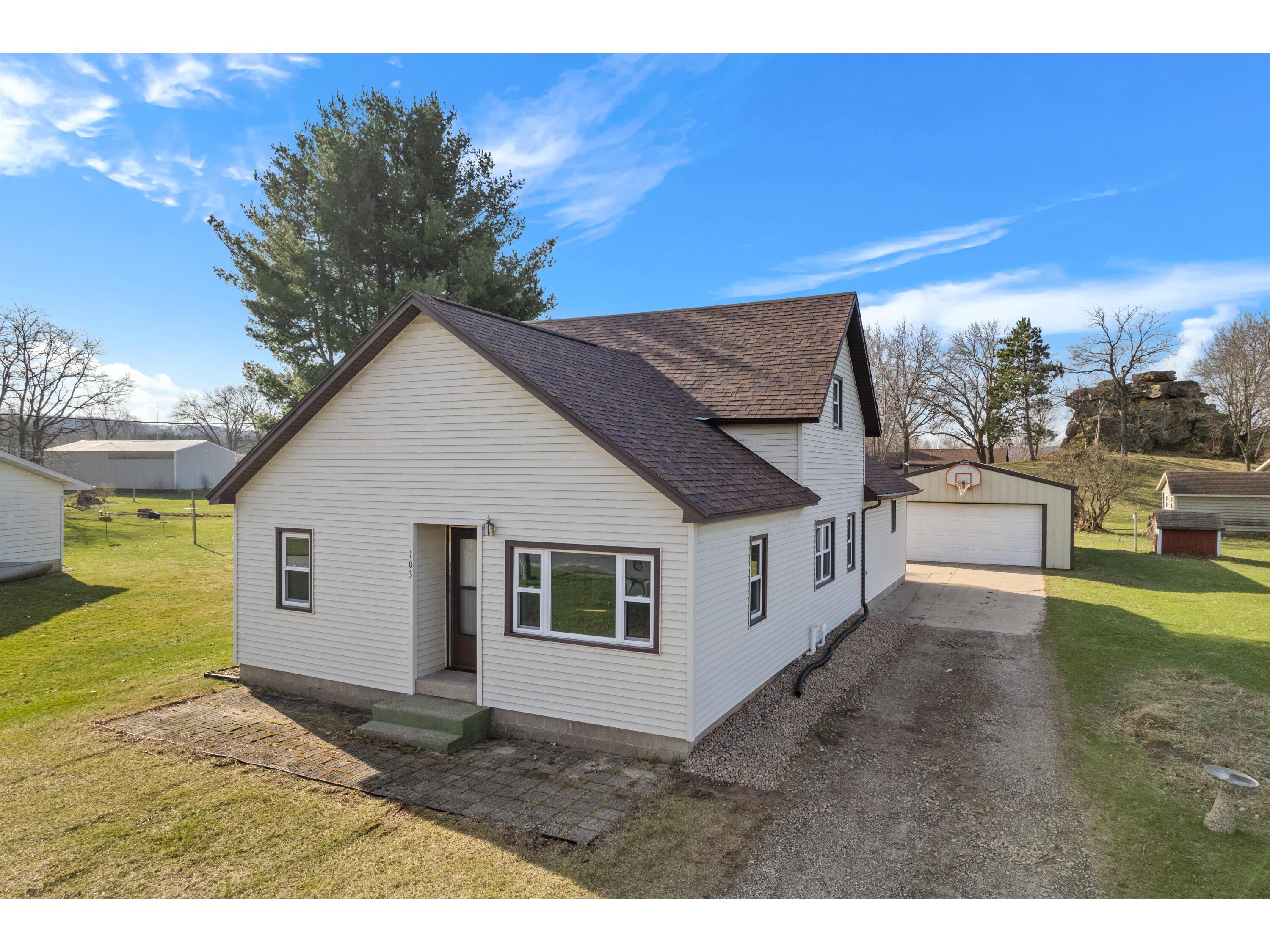 103 May Rockland WI 54653 1957003 image1