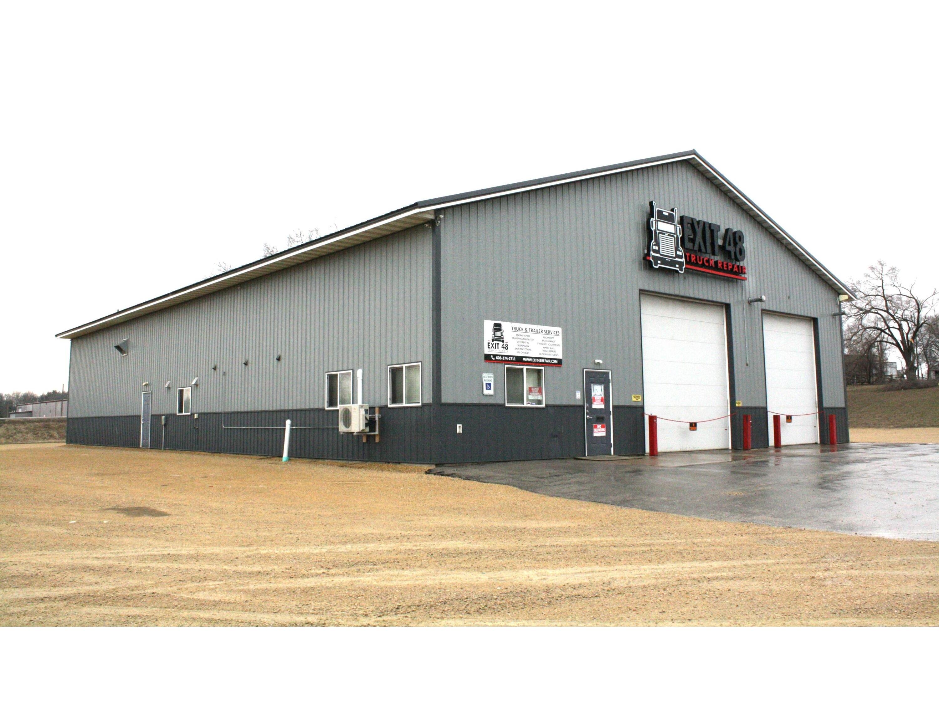 104 E Cougar Oakdale WI 54660 1823468 image1