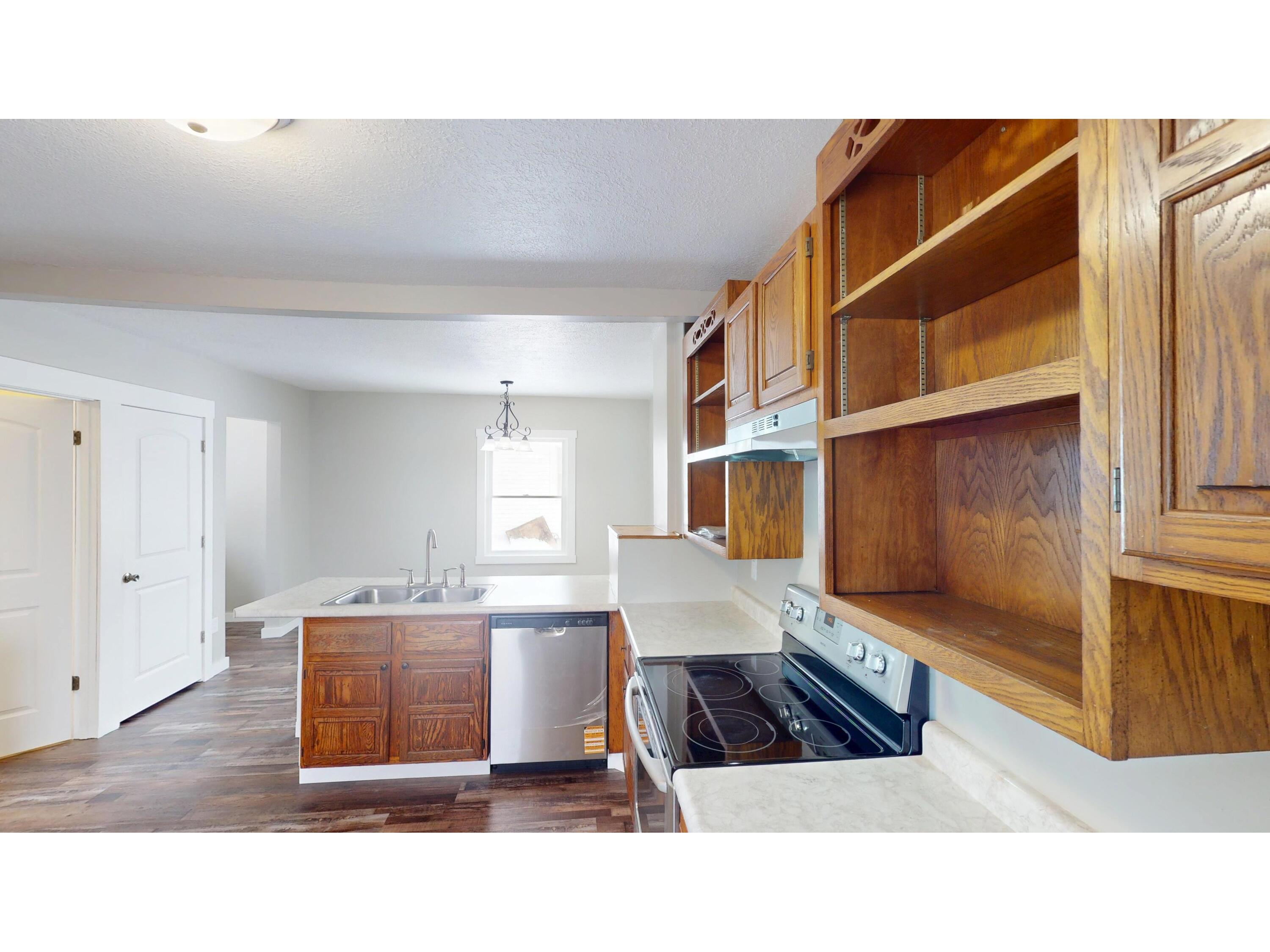 104 W 5th Cochrane WI 54622 1944500 image30