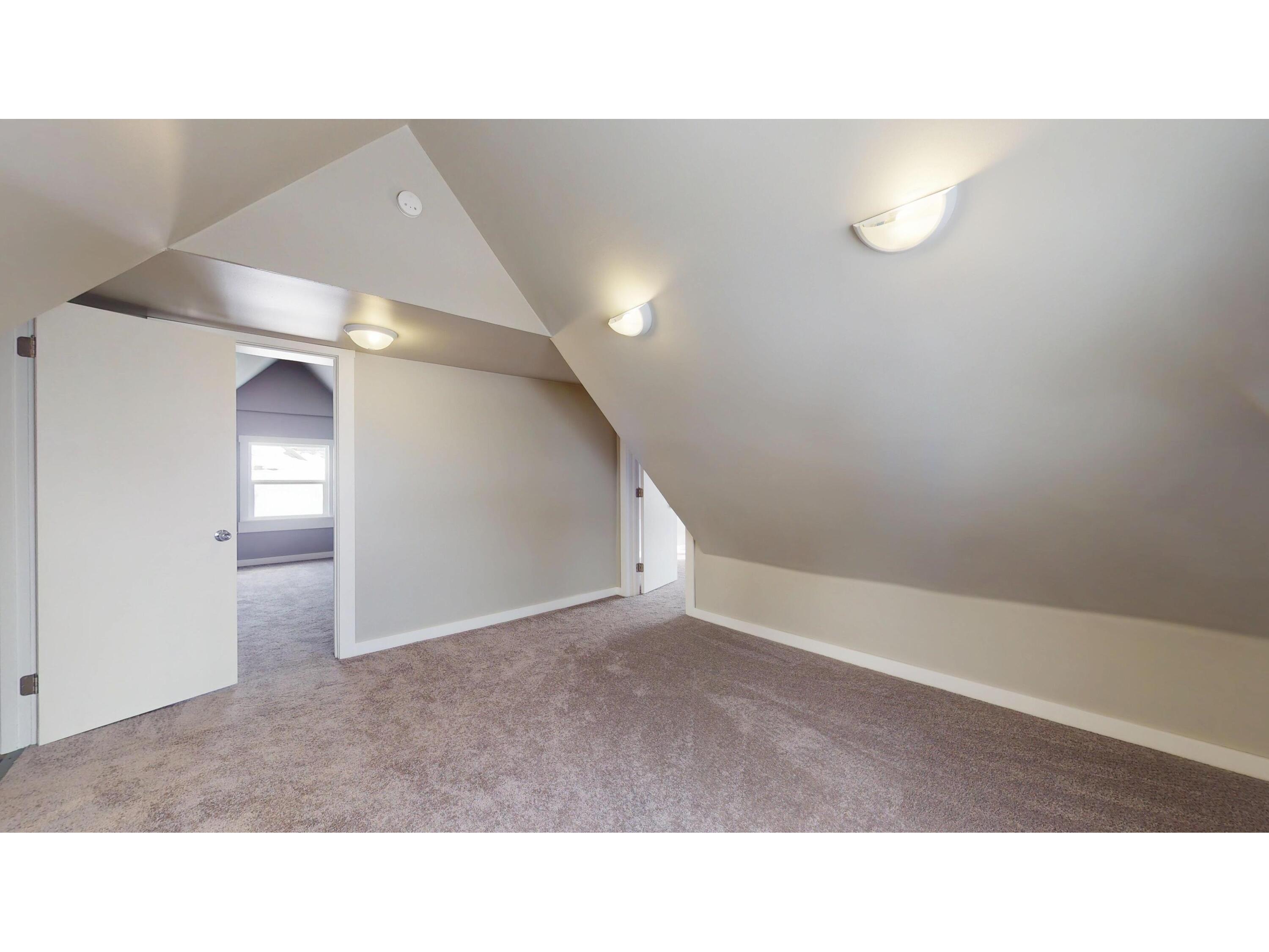 104 W 5th Cochrane WI 54622 1944500 image34