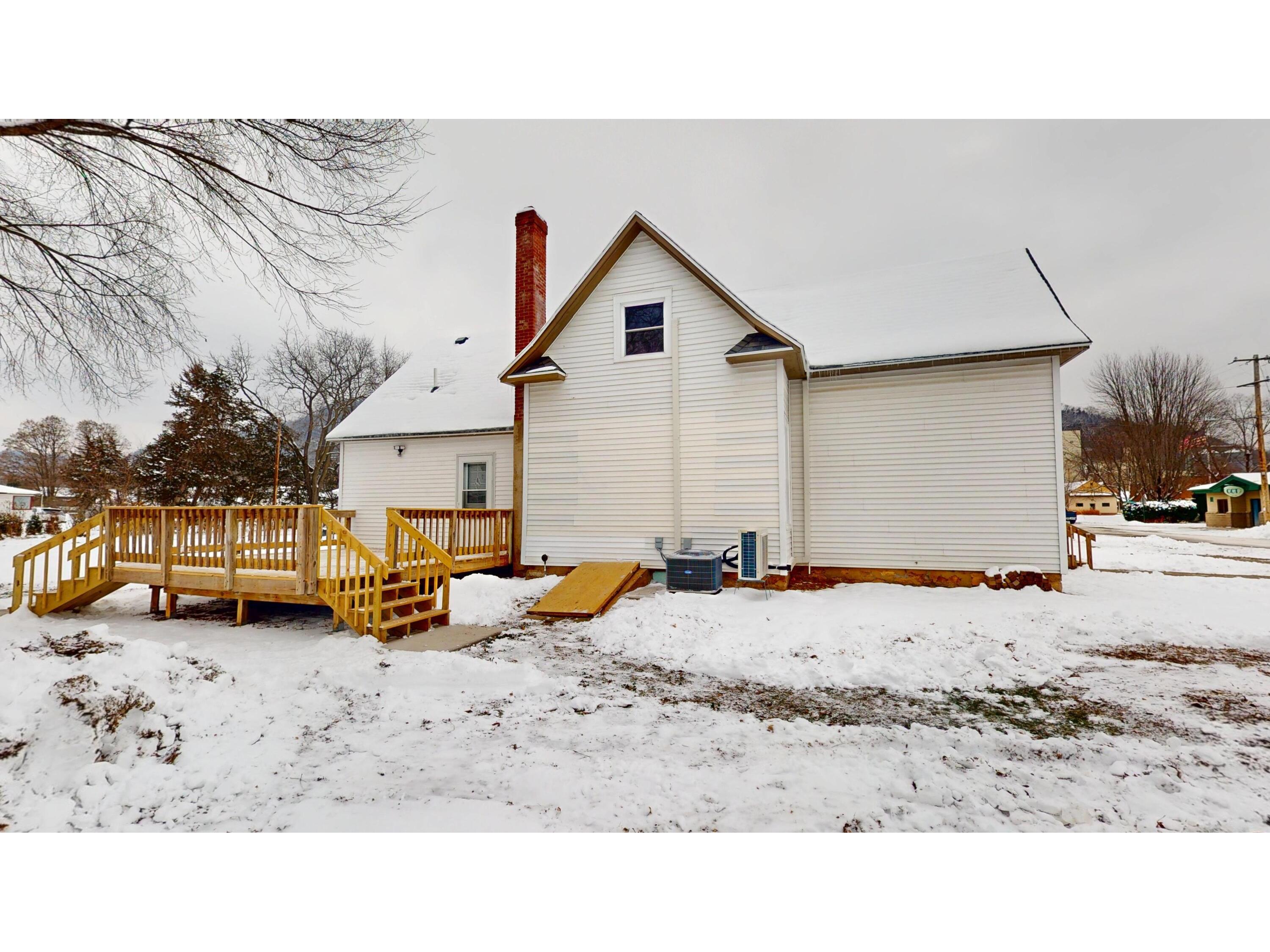 104 W 5th Cochrane WI 54622 1944500 image41