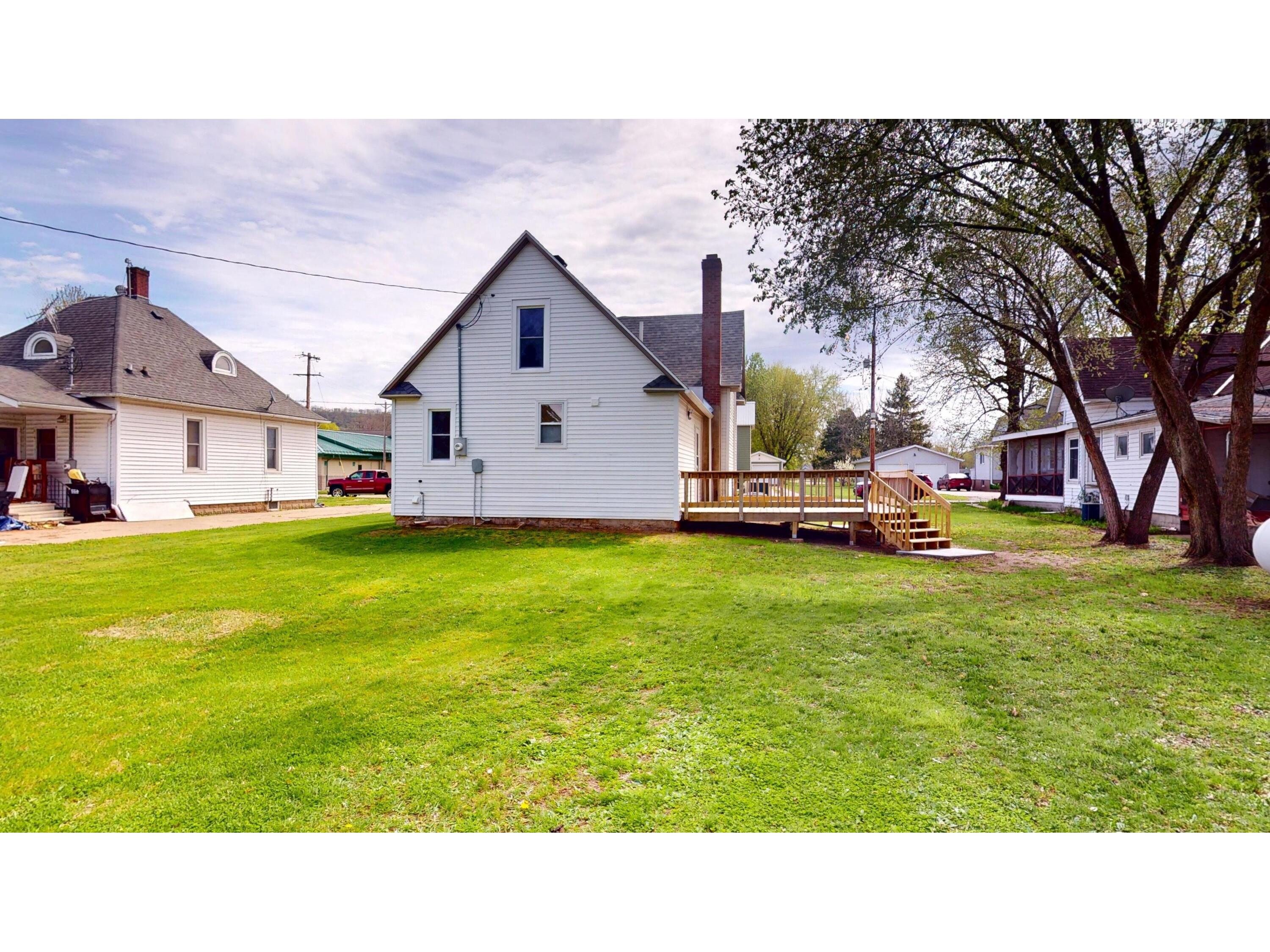 104 W 5th Cochrane WI 54622 1961123 image13